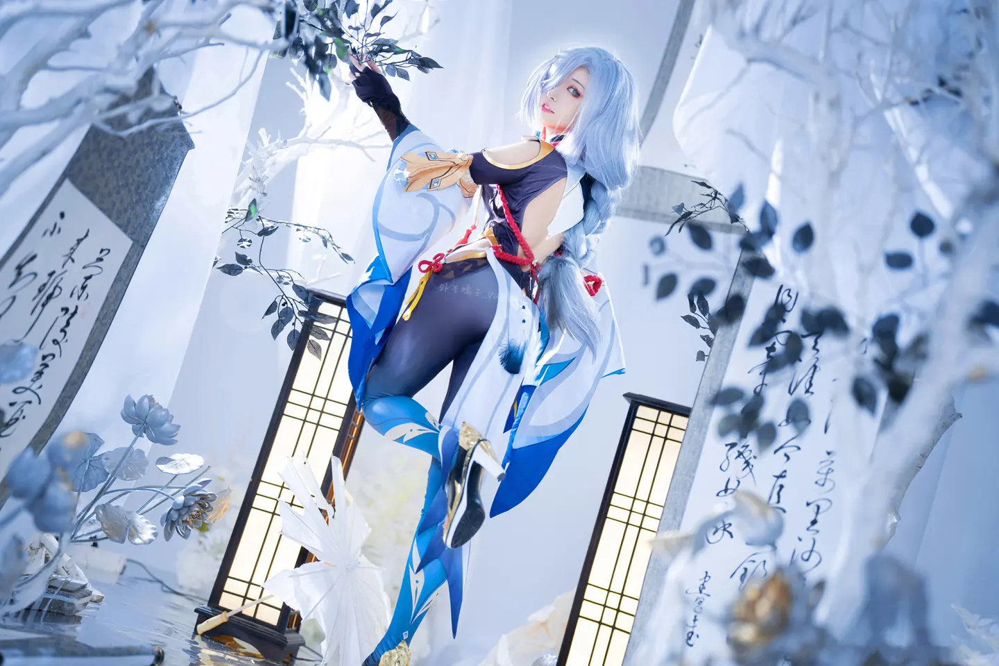 动漫Coser@外星嫣子_Yan《原神》申鹤-公众号小姨ai