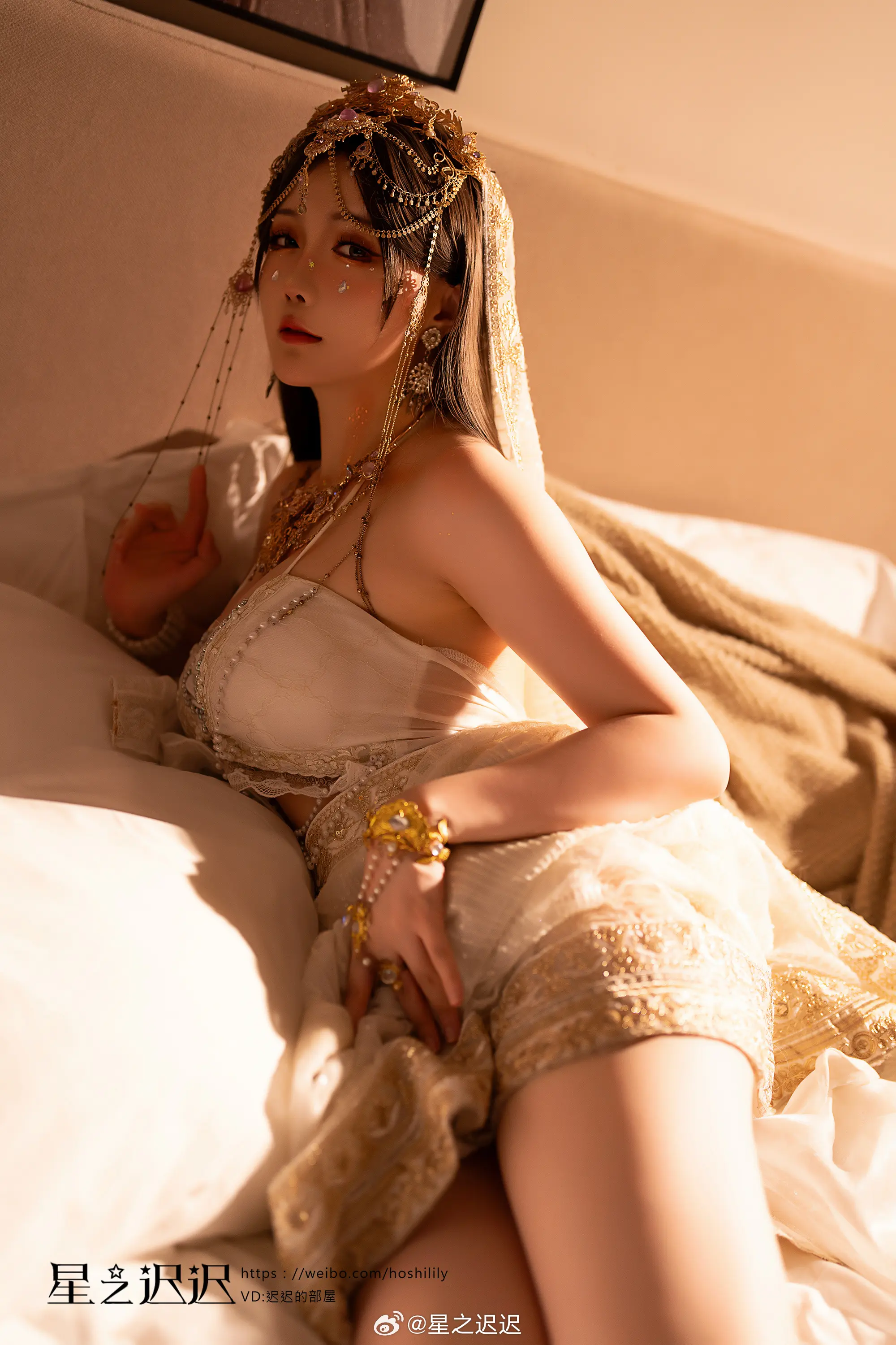 动漫Coser@星之迟迟 治愈之旅-公众号小姨ai
