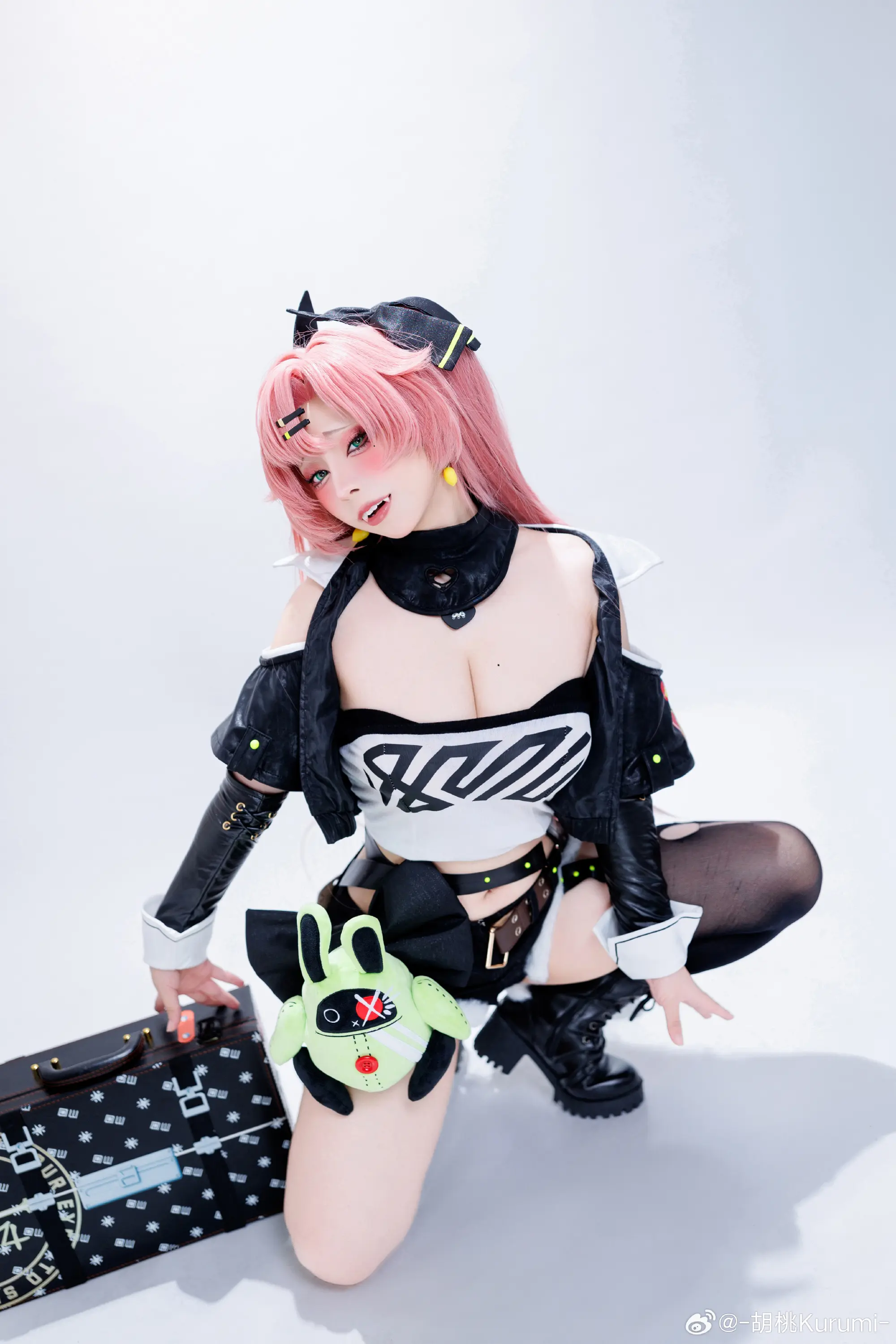 COSPLAY 诶～？委托我的话，我可是很贵的哦～🎶@-胡桃Kurumi--公众号小姨ai