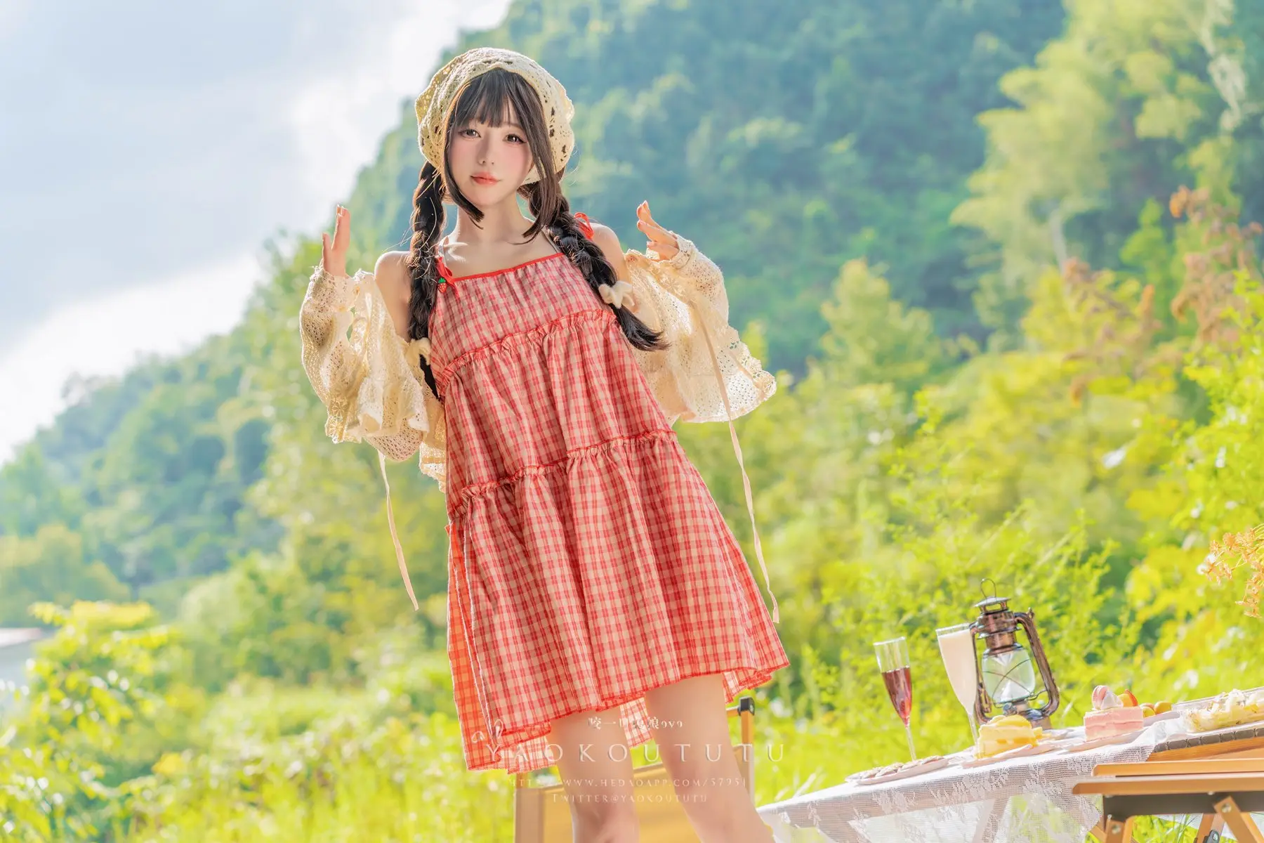 网紅博主@咬一口兔娘(黏黏团子兔) 『绿野茶会』Lovesick girls