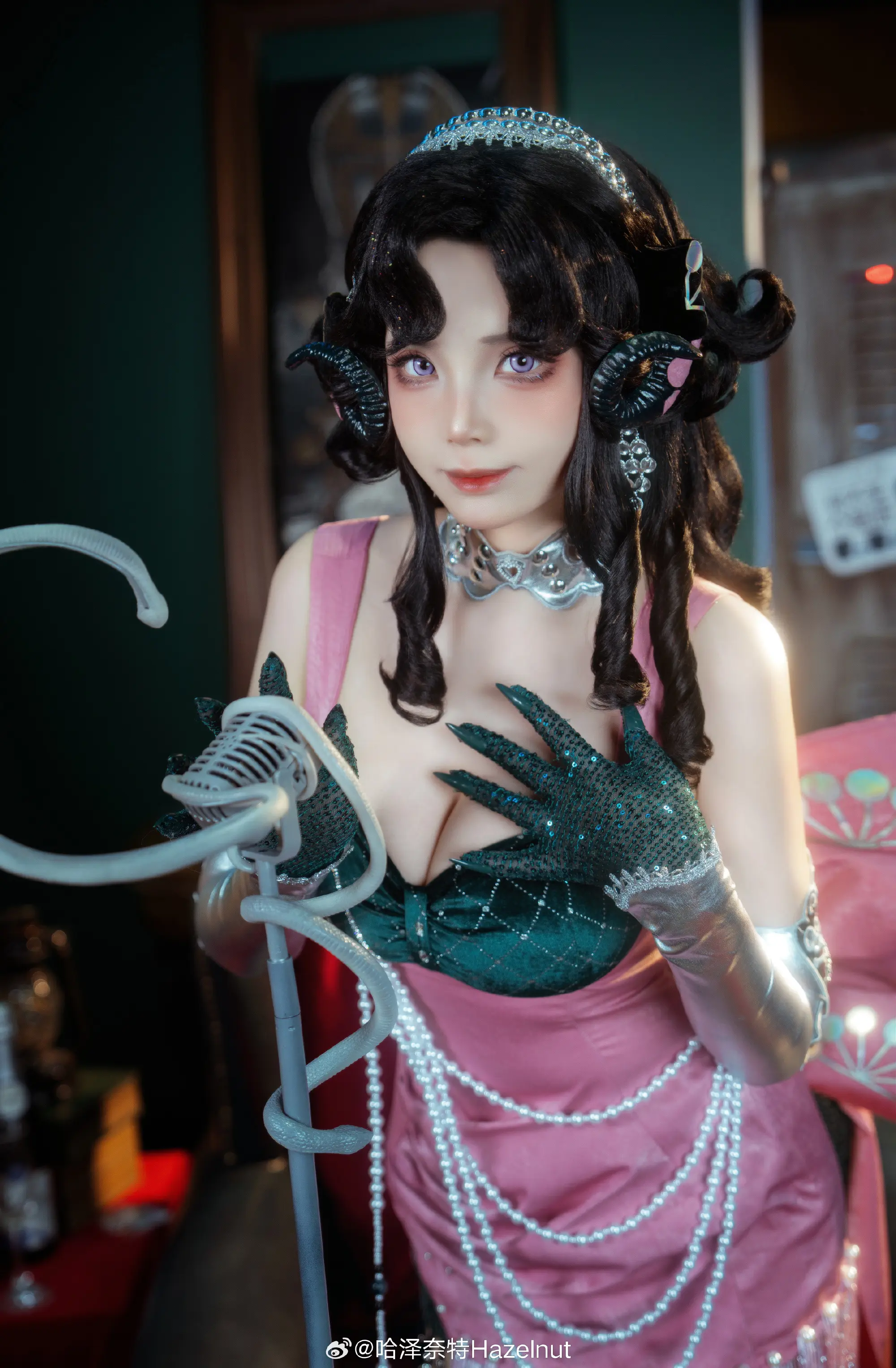 动漫Coser@哈泽奈特Hazelnut 重返未来-公众号小姨ai