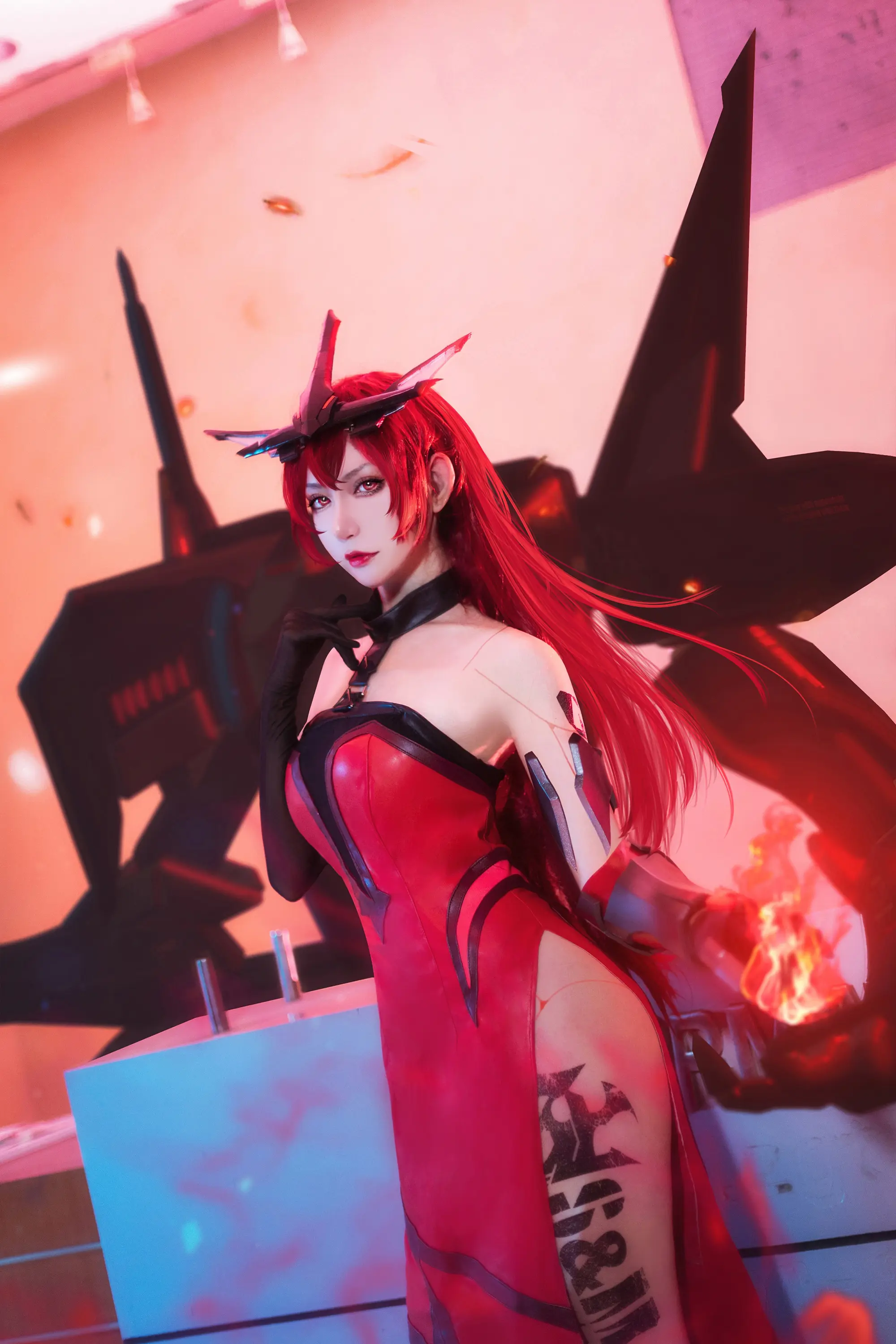 《高能手办团》血色蔷薇 狩猎者cosplay-公众号小姨ai