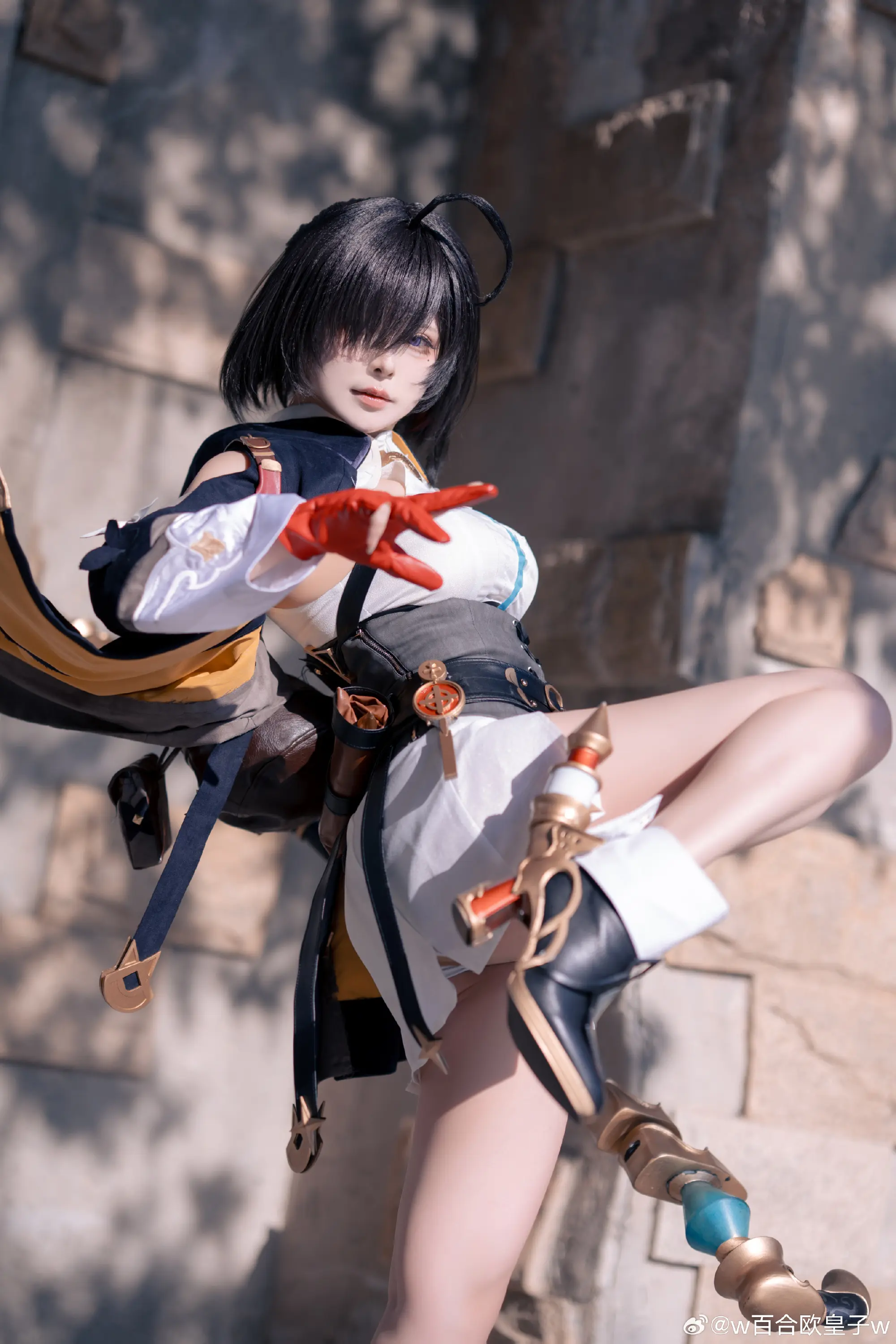 动漫Coser@w百合欧皇子w 炼金工房-公众号小姨ai