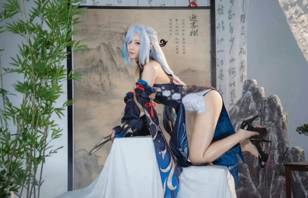 海灯节申鹤cos-公众号小姨ai