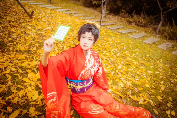 《名侦探柯南：唐红的恋歌》远山和叶cosplay-公众号小姨ai