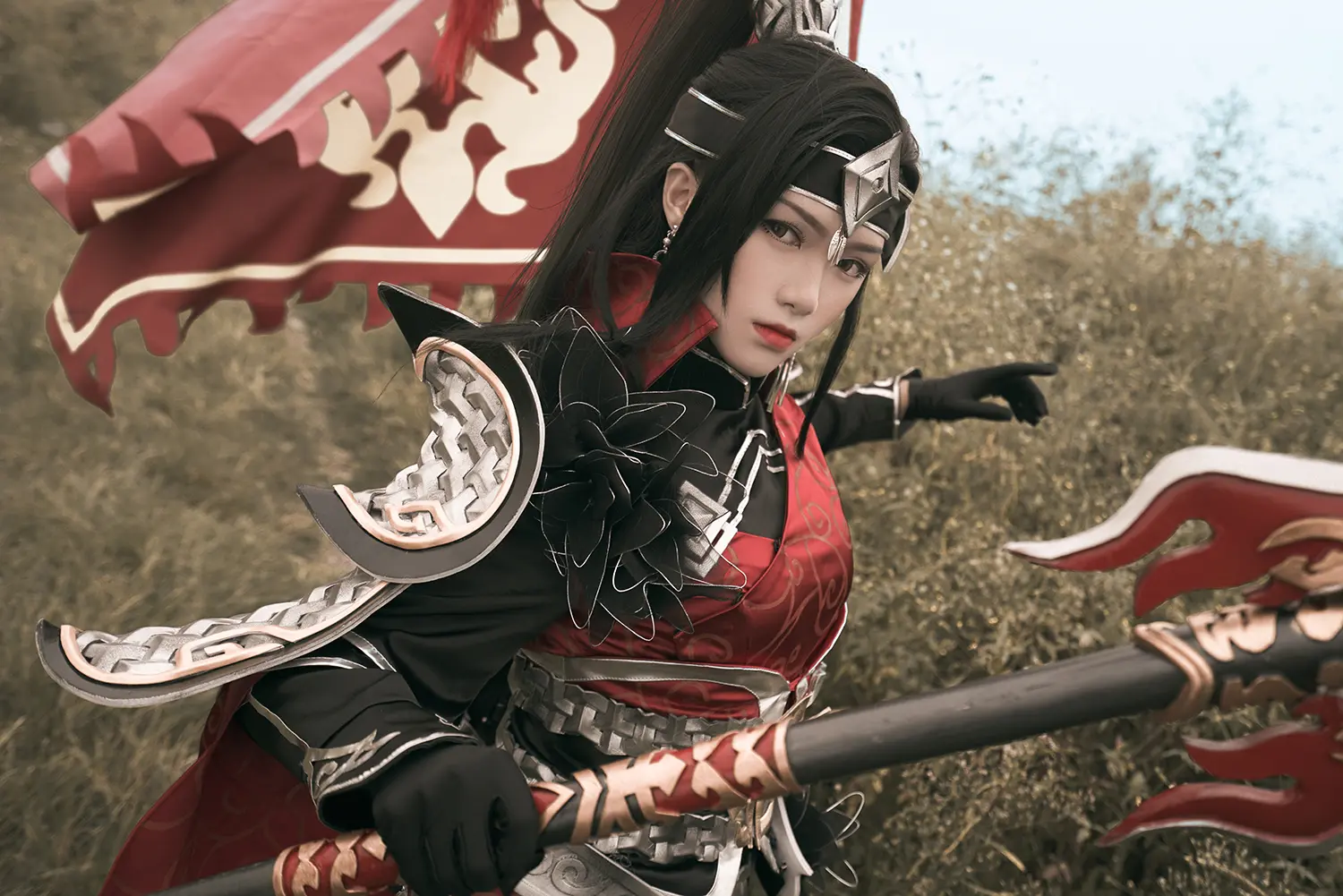 剑网三·天策 · 破虏军娘cosplay ——“不负铠甲，不恋红妆”-公众号小姨ai