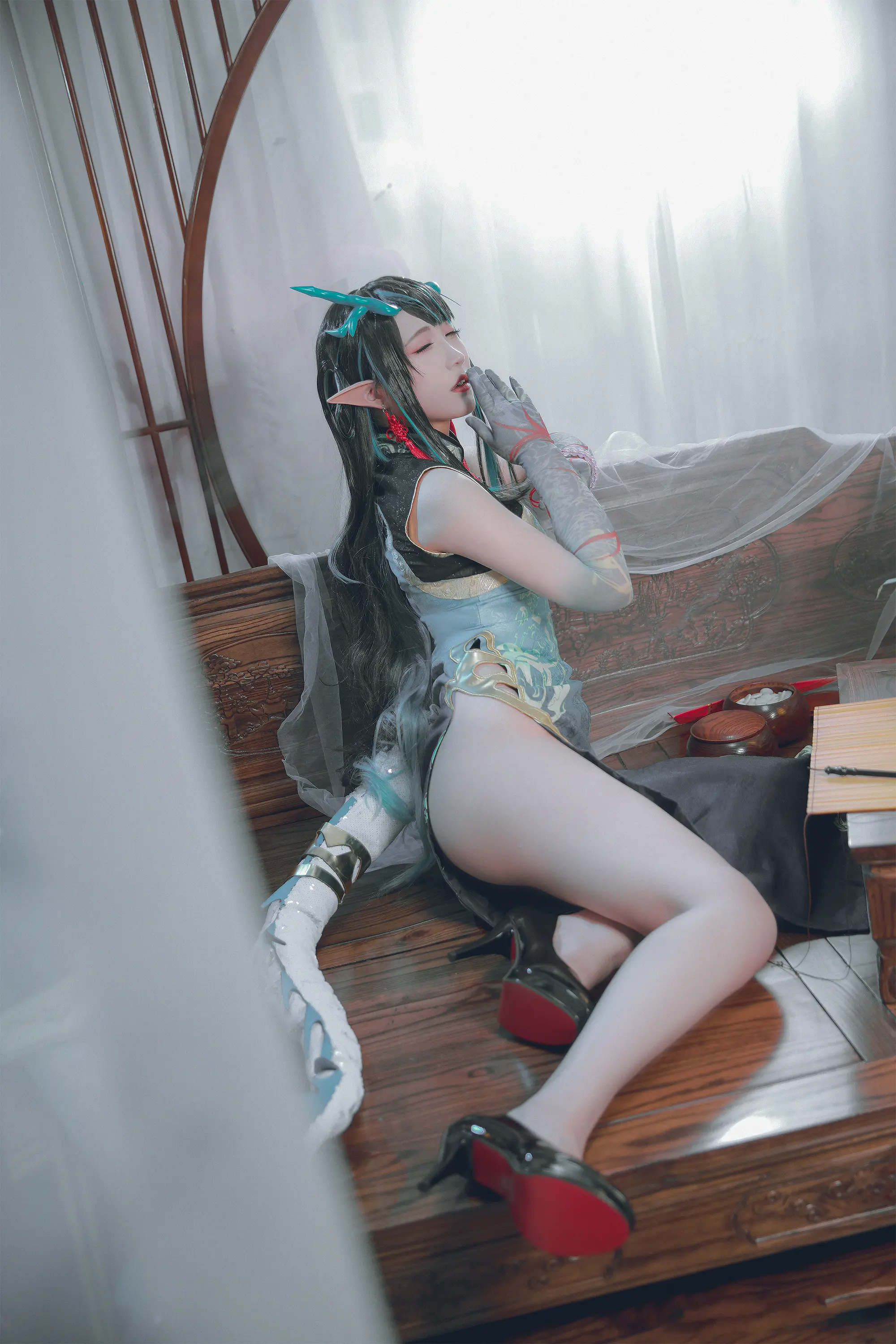 《明日方舟》夕 • 染尘烟cosplay-公众号小姨ai