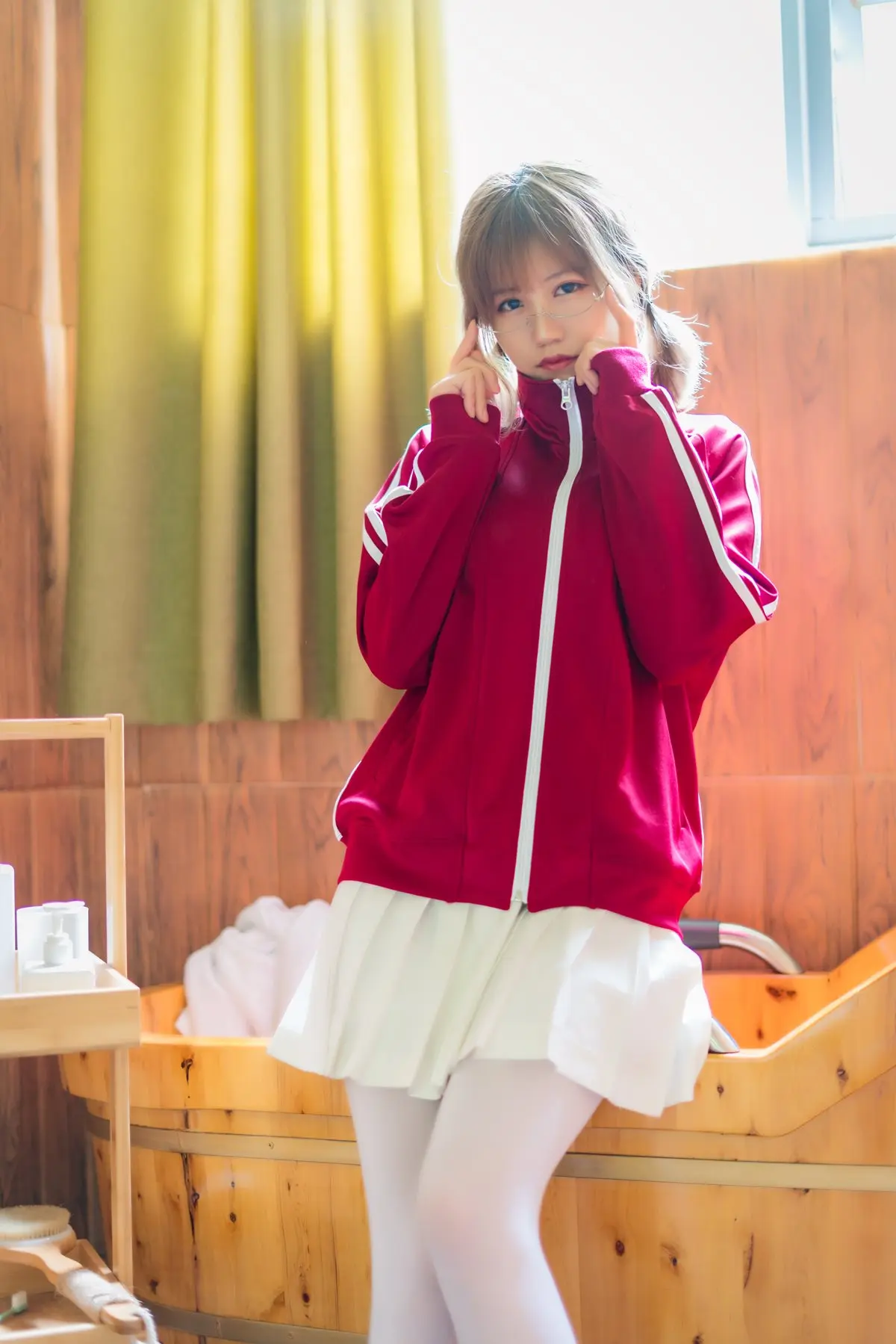 人气Coser@小仓千代 红色体操服-公众号小姨ai