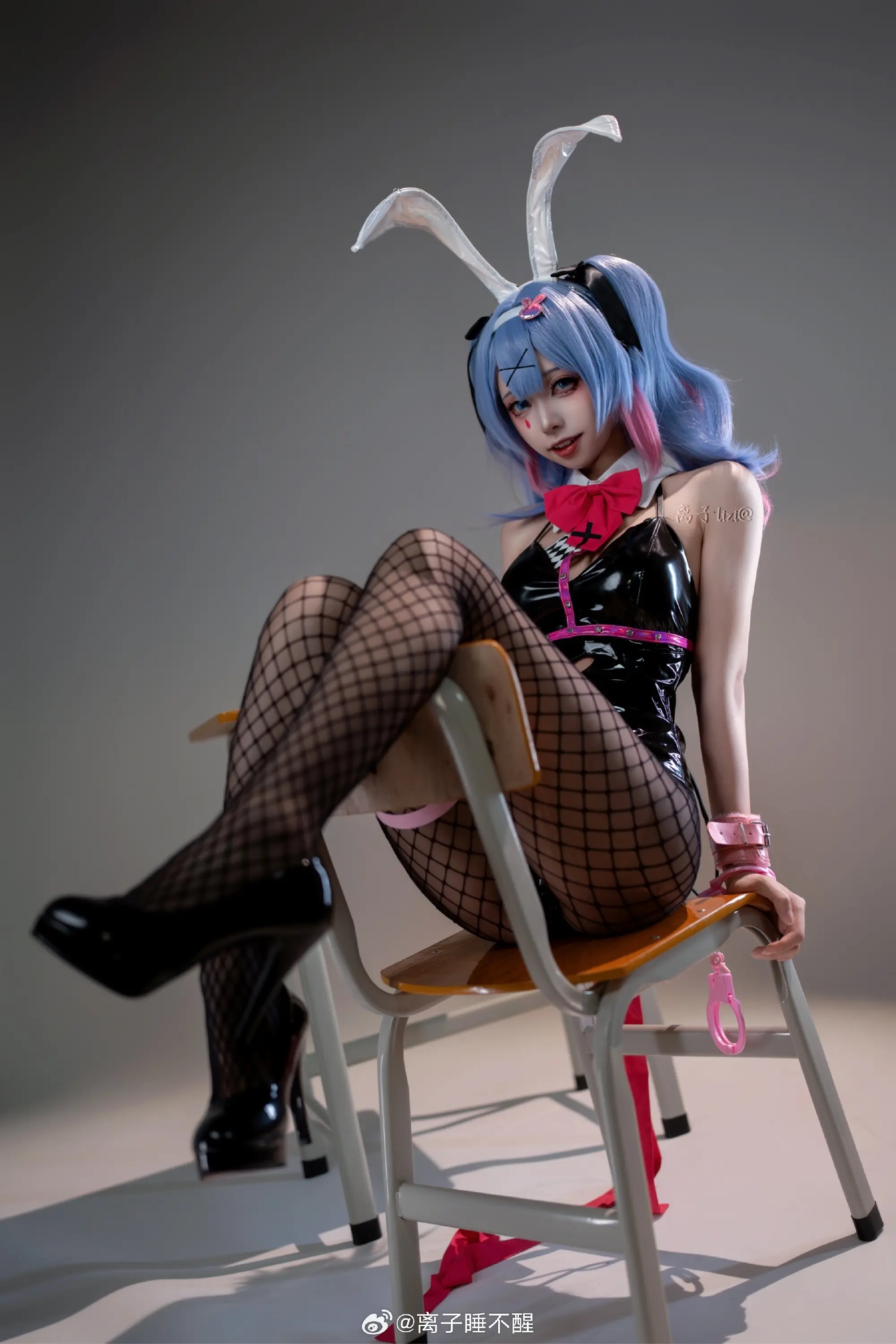 动漫Coser@离子睡不醒 兔子洞miku-公众号小姨ai