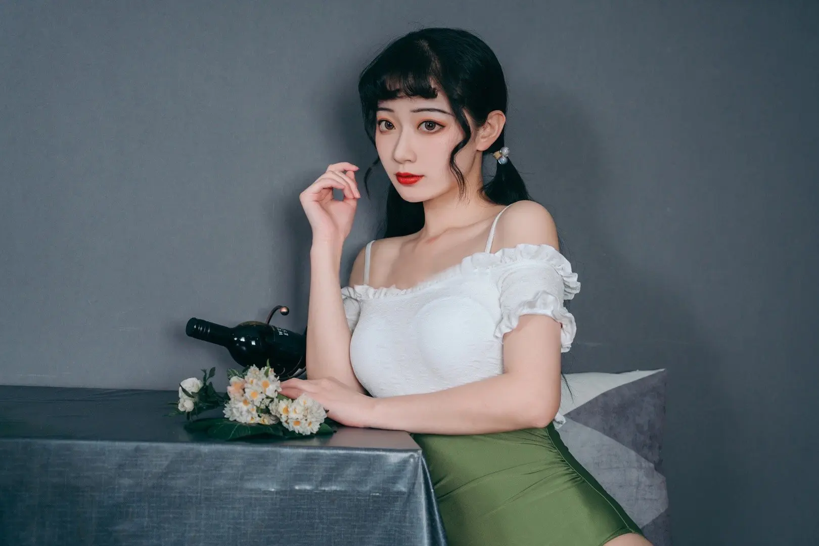 泳装少女写真-公众号小姨ai