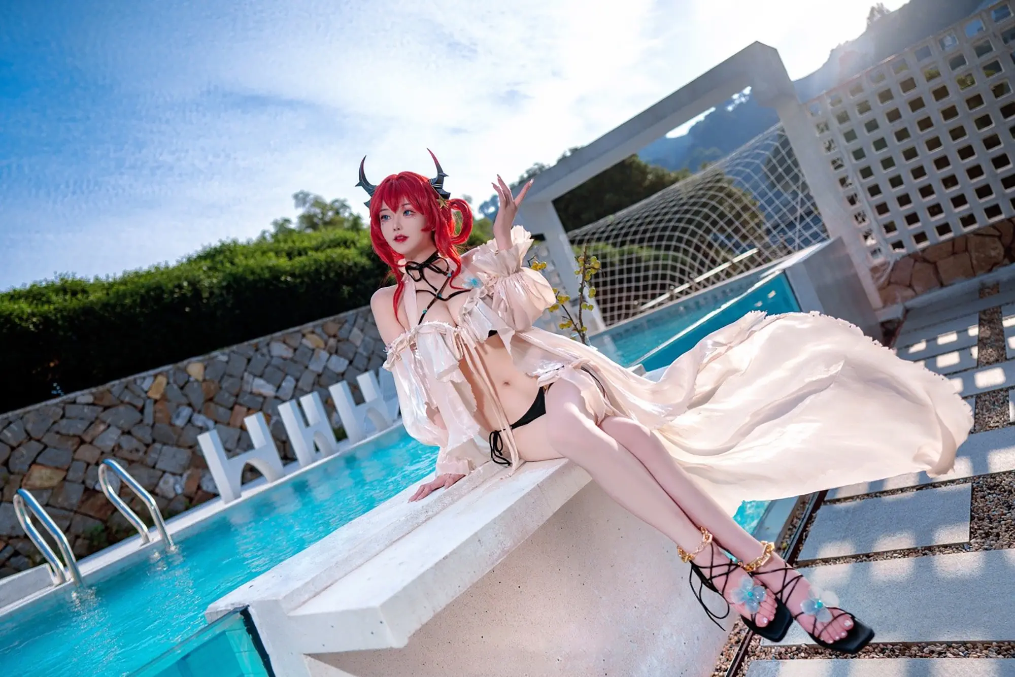 《明日方舟》史尔特尔泳装cosplay-公众号小姨ai