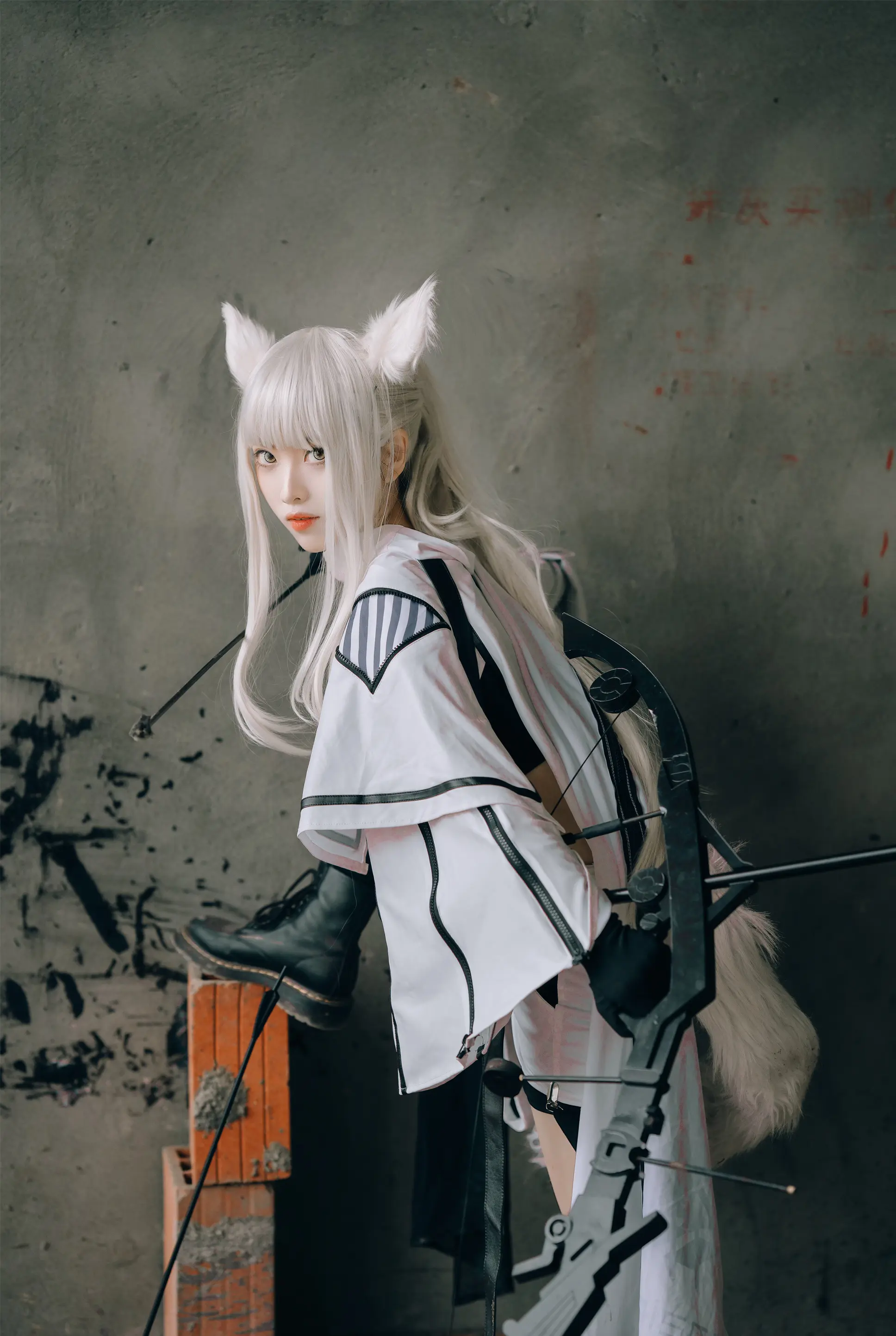 《明日方舟》白金cosplay-公众号小姨ai