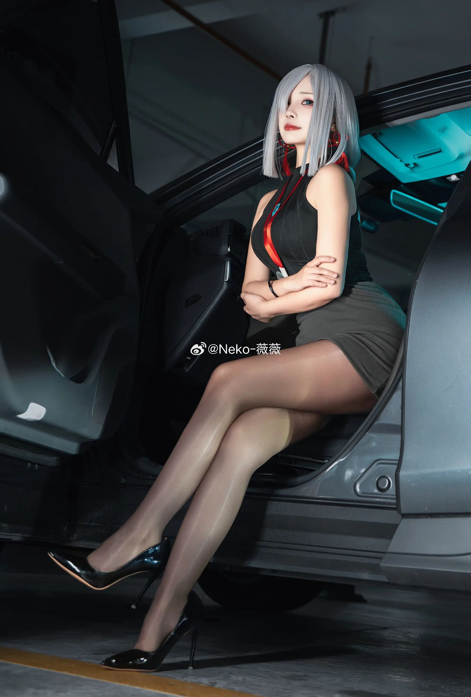 动漫Coser @Neko-薇薇 申鹤-公众号小姨ai