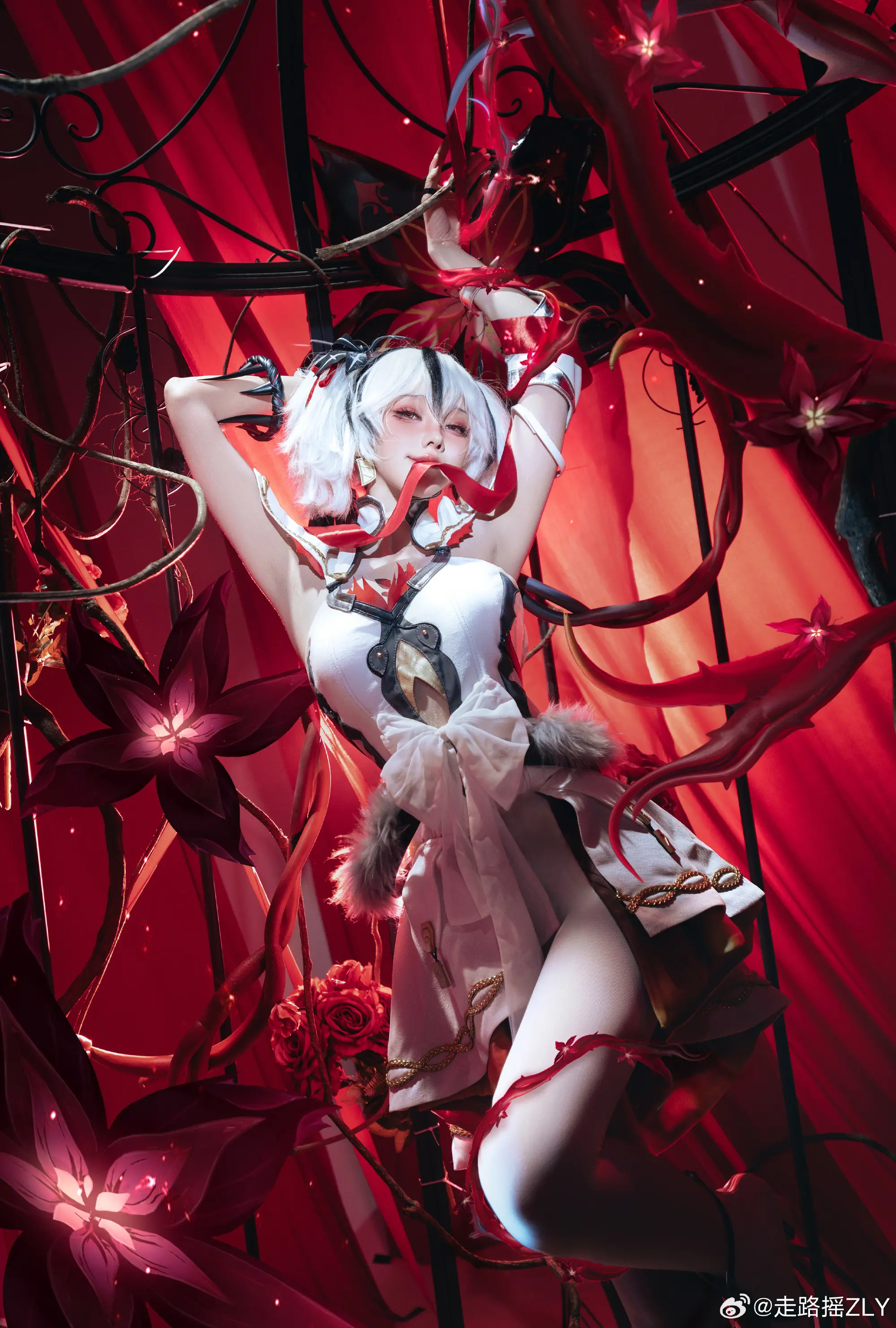 动漫Coser@走路摇ZLY 鸣潮-公众号小姨ai