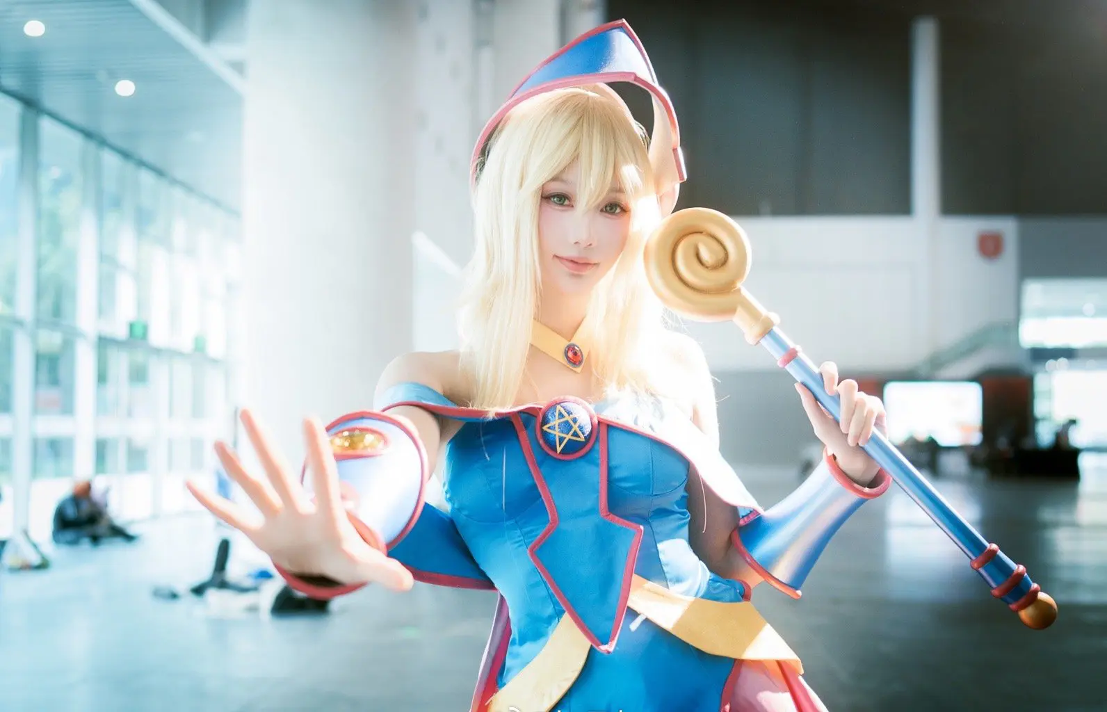 《游戏王》黑魔导女孩cosplay-公众号小姨ai