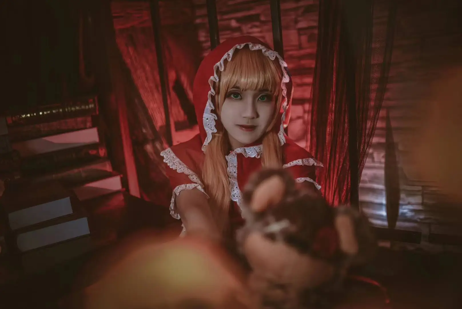 【LOL英雄联盟】安妮小红帽cosplay-公众号小姨ai