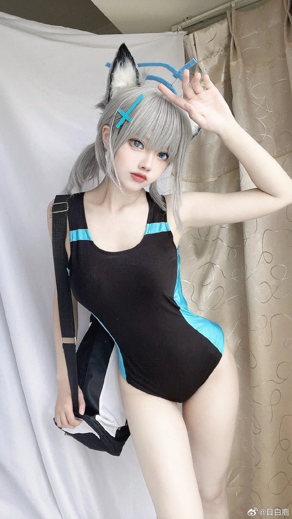 COSPLAY 这件泳衣……是专门为老师穿的 ​​​ 蔚蓝档案 砂狼白子@目白鹿-公众号小姨ai