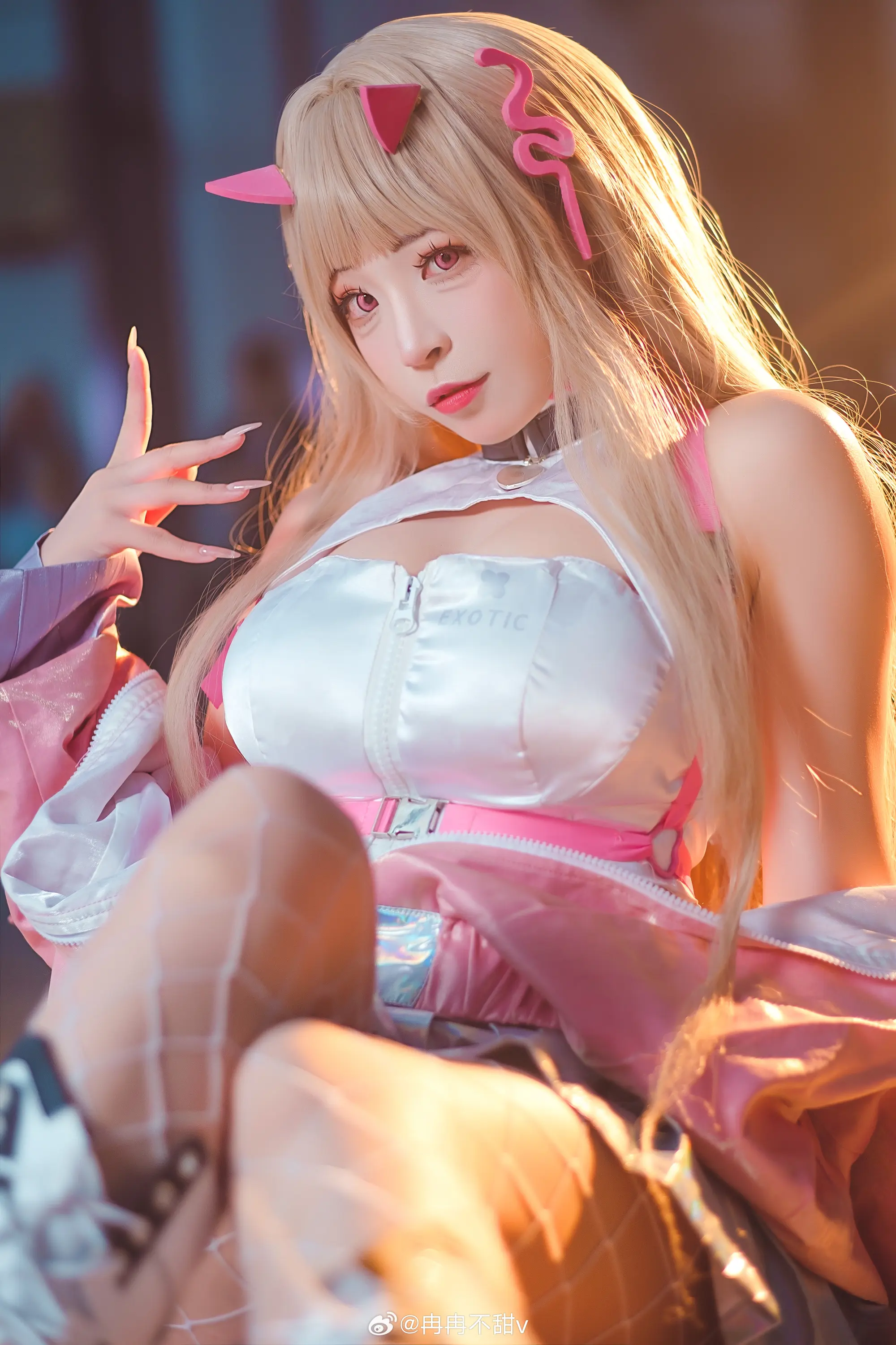 COSPLAY 💕可是毒蛇小姐她叫我亲爱的诶！@冉冉不甜v-公众号小姨ai