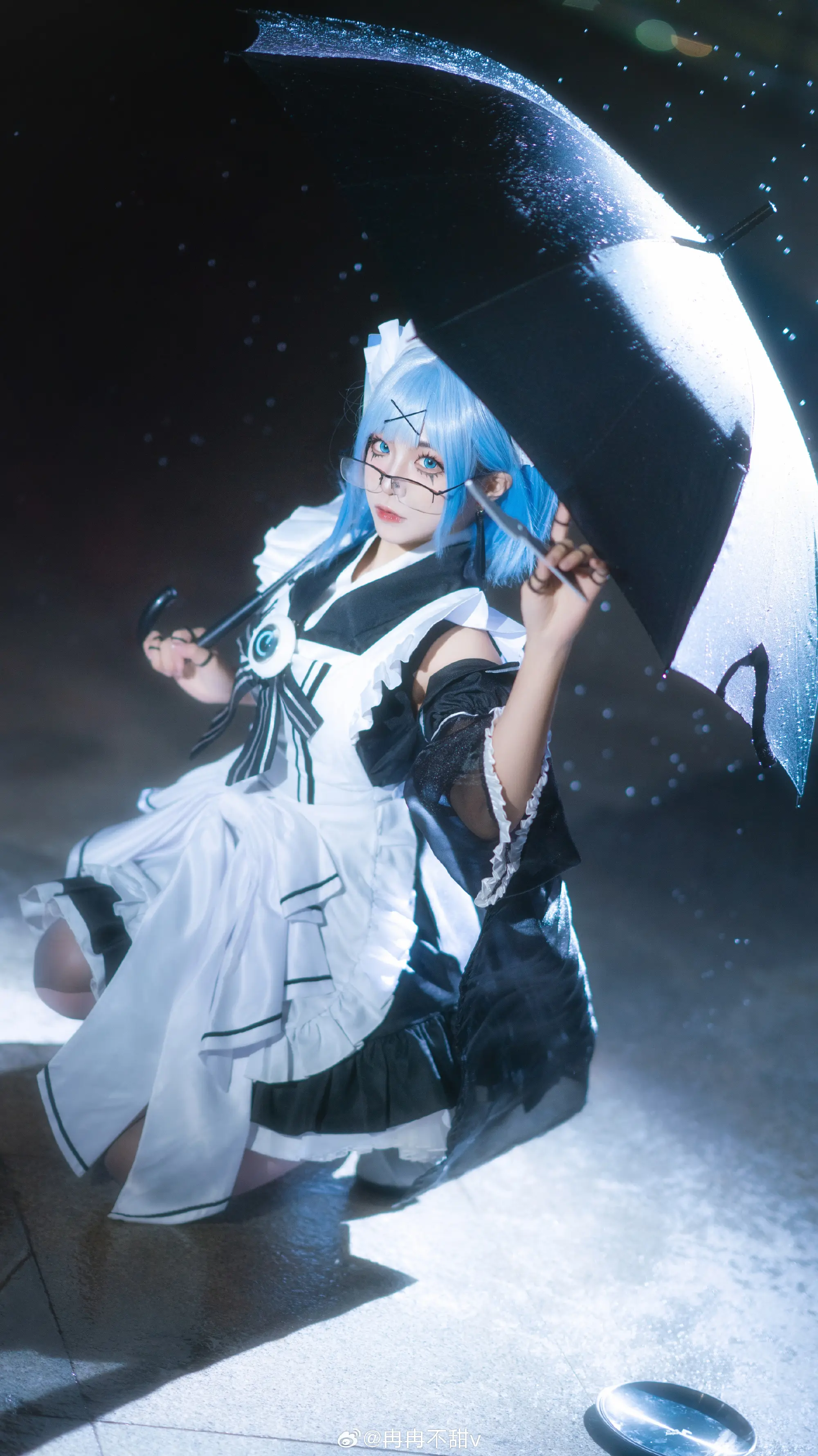 COSPLAY 清扫结束，切换至家用模式 无期迷途 米诺斯创作档案@冉冉不甜v-公众号小姨ai
