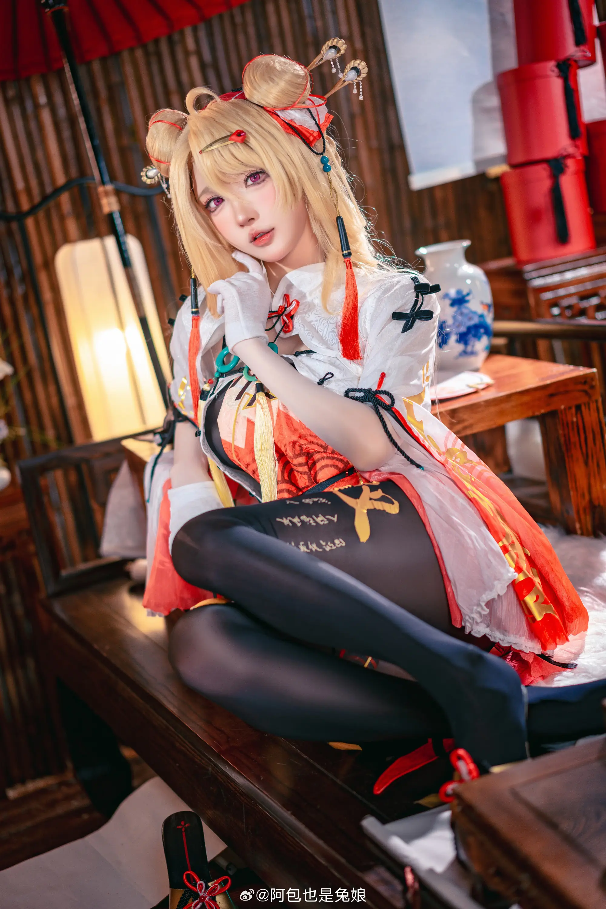 COSPLAY 在踏上回家之旅的途中，为大家带来了新春皮的咎瓦尤斯🧨🏮！！@阿包也是兔娘 COSPLAY-第12张