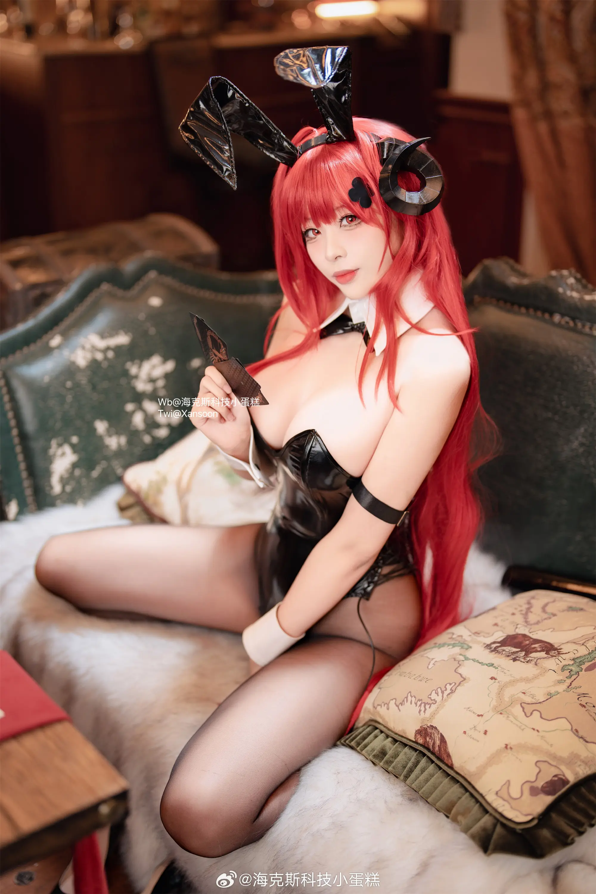 cosplay 契约者要一起喝吗？…在这里哟？呵呵，来吧～ 碧蓝航线 兴登堡/希尔德加德@海克斯科技小蛋糕-公众号小姨ai