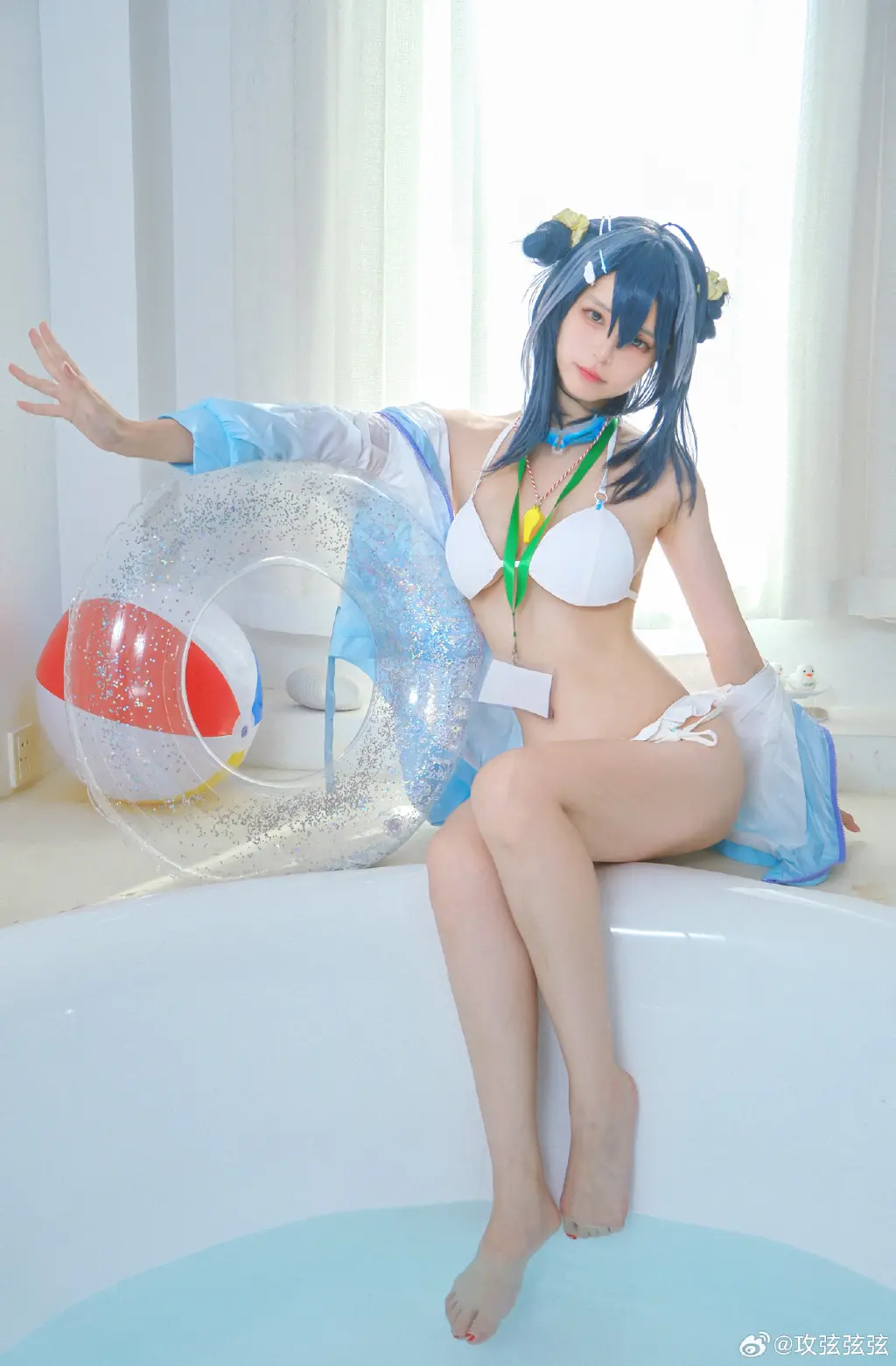 cosplay 明日方舟cos 羽毛笔-夏卉@攻弦弦弦-公众号小姨ai