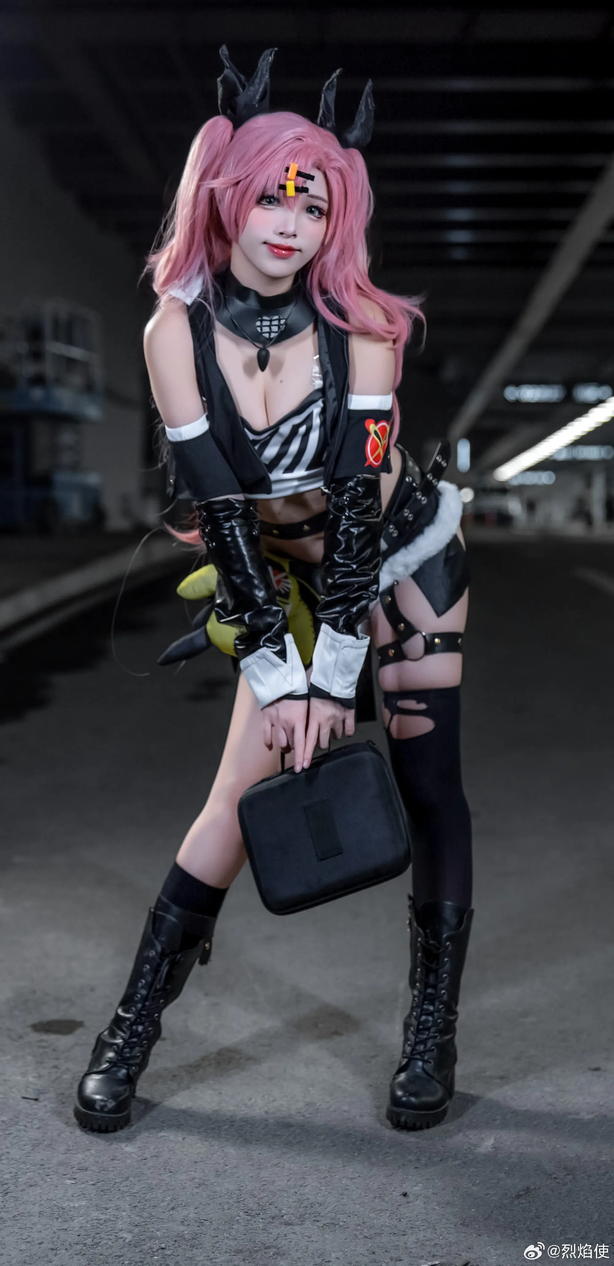 COSPLAY 绝区零 妮可•德玛拉：@兔子兔子兔w COSPLAY-第2张