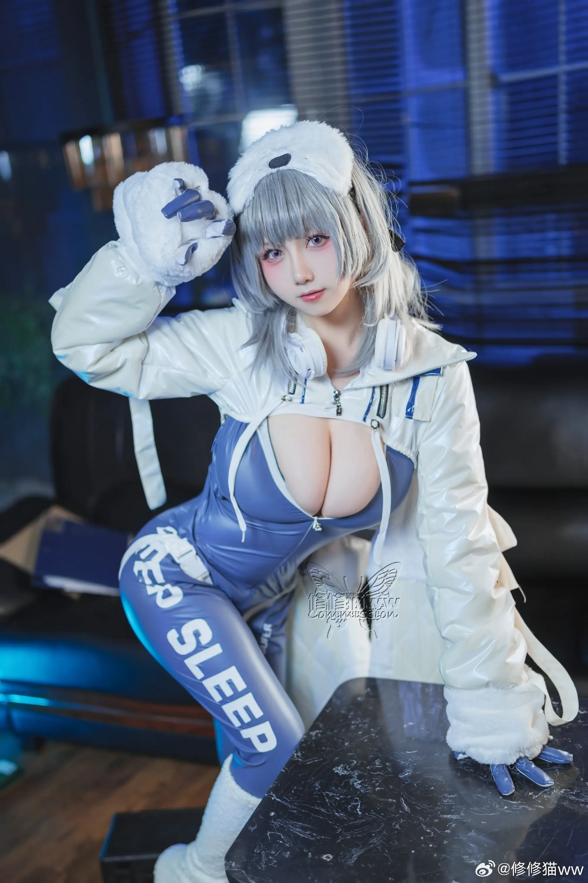 COSPLAY 哈啊~请问您看到北极熊了吗 nikke:胜利女神@修修猫ww-公众号小姨ai