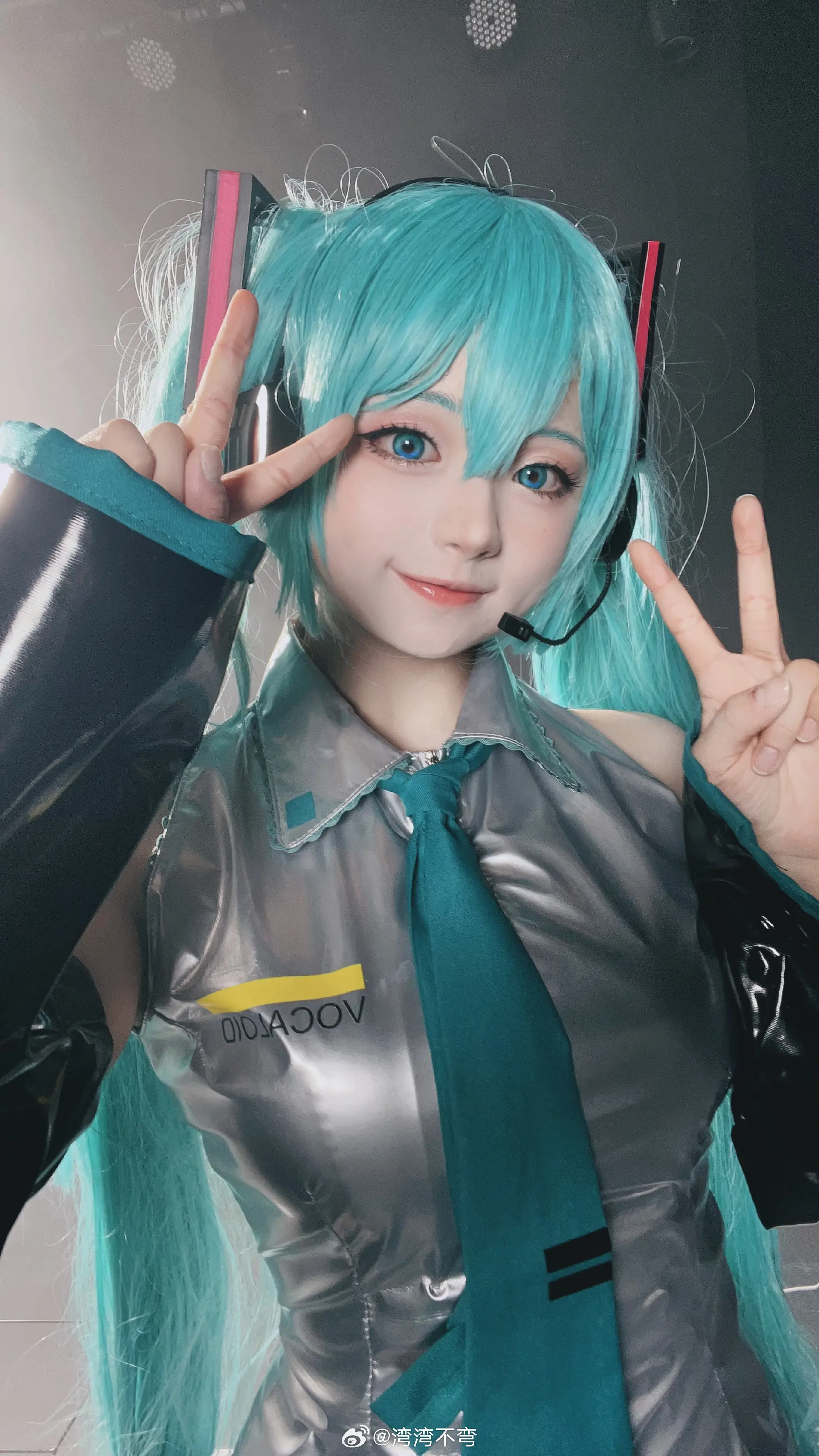 cosplay 初音未来 世界第一公主殿下💚💙🩵 ​​​@湾湾不弯 COSPLAY-第2张