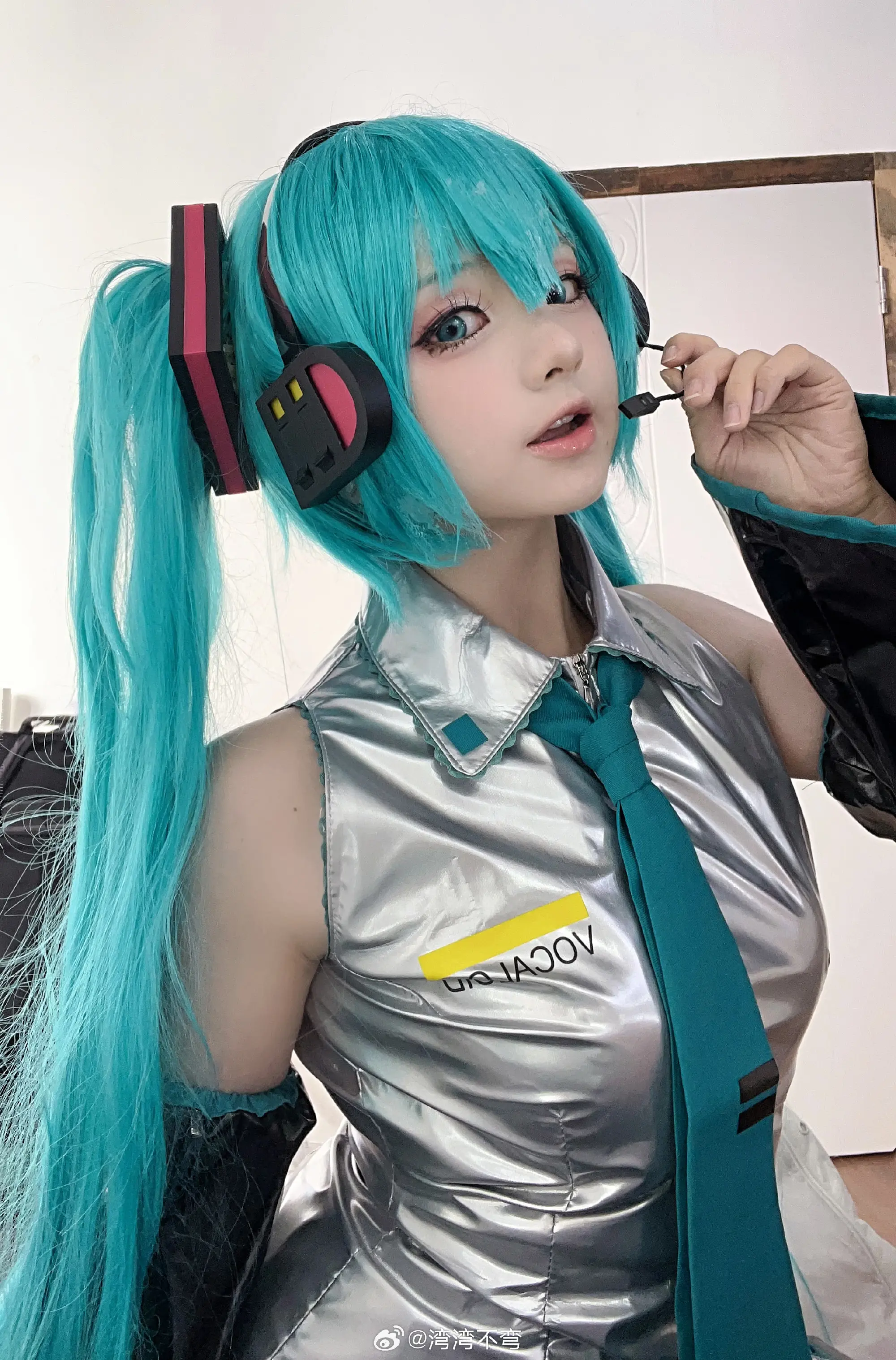 cosplay 初音未来 世界第一公主殿下💚💙🩵 ​​​@湾湾不弯 COSPLAY-第3张