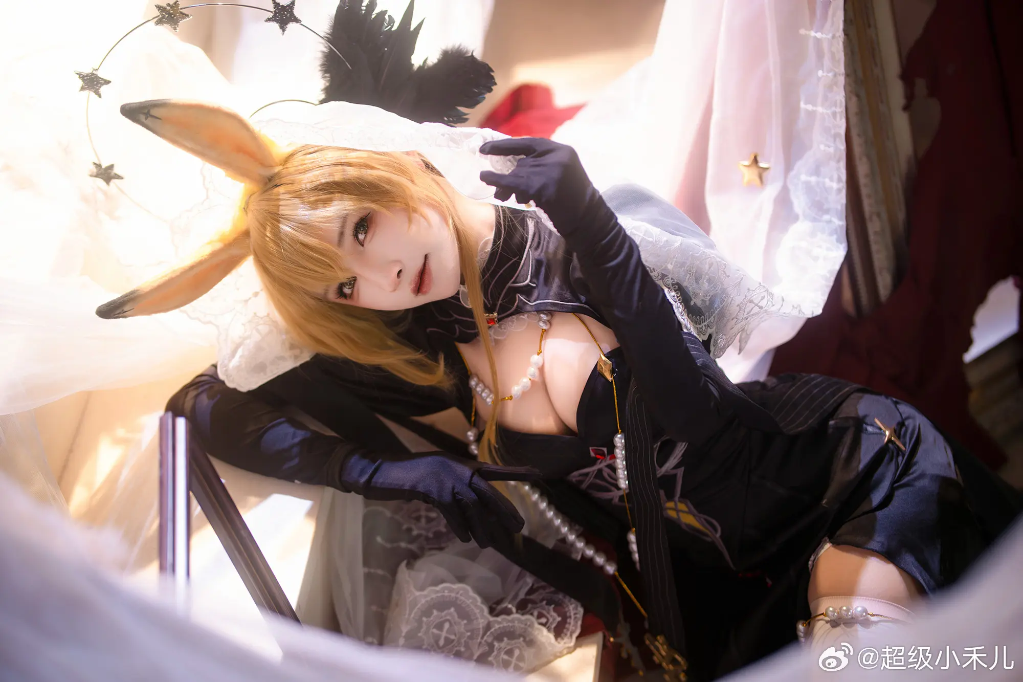 COSPLAY 博士，你盯着我看了多久了？是发现了什么有趣的谜题吗？ 明日方舟 莱茵生命@超级小禾儿-公众号小姨ai