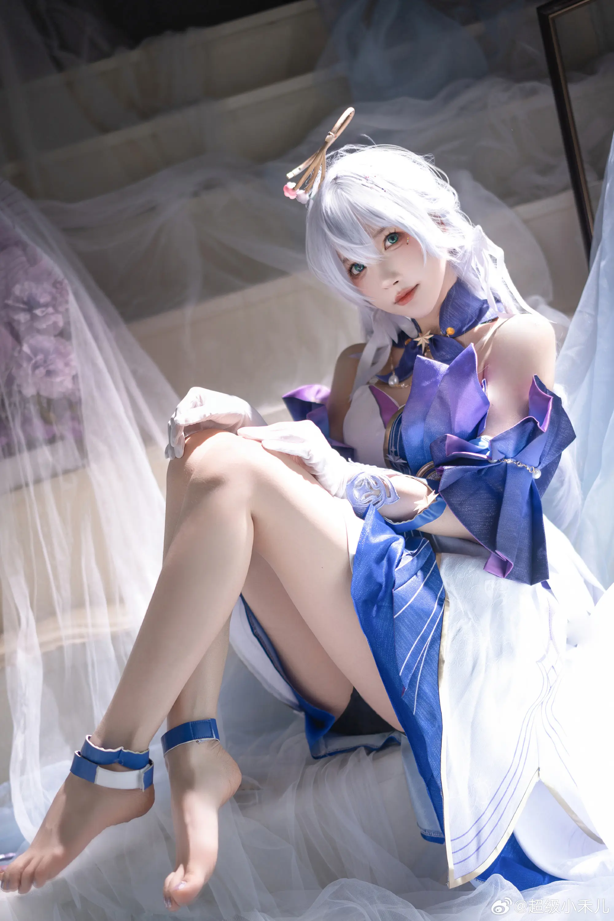 COSPLAY 拍点鸡翅膀女孩！ 崩坏：星穹铁道 知更鸟@超级小禾儿-公众号小姨ai