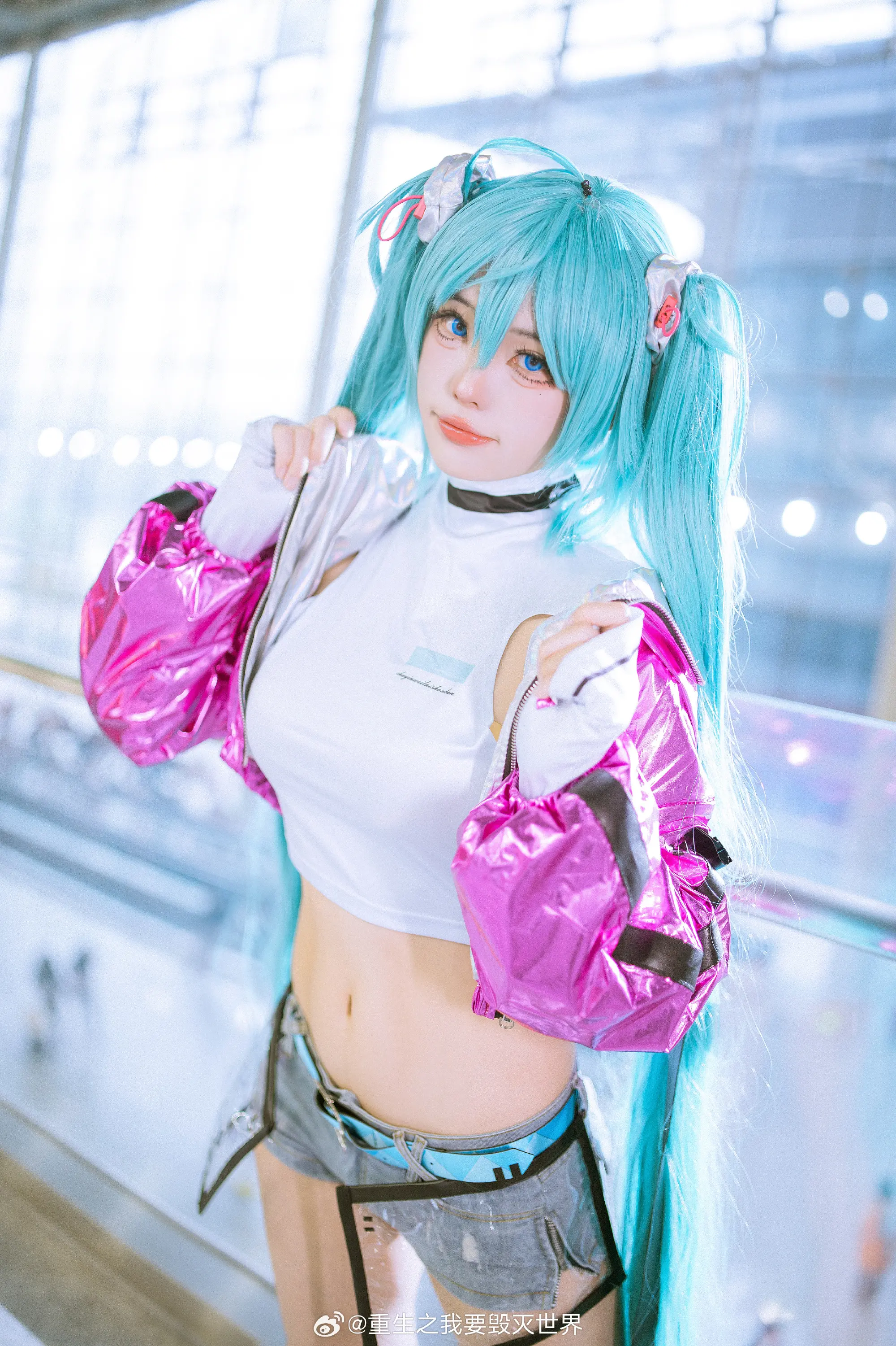 COSPLAY 米山舞X初音未来@重生之我要毁灭世界-公众号小姨ai