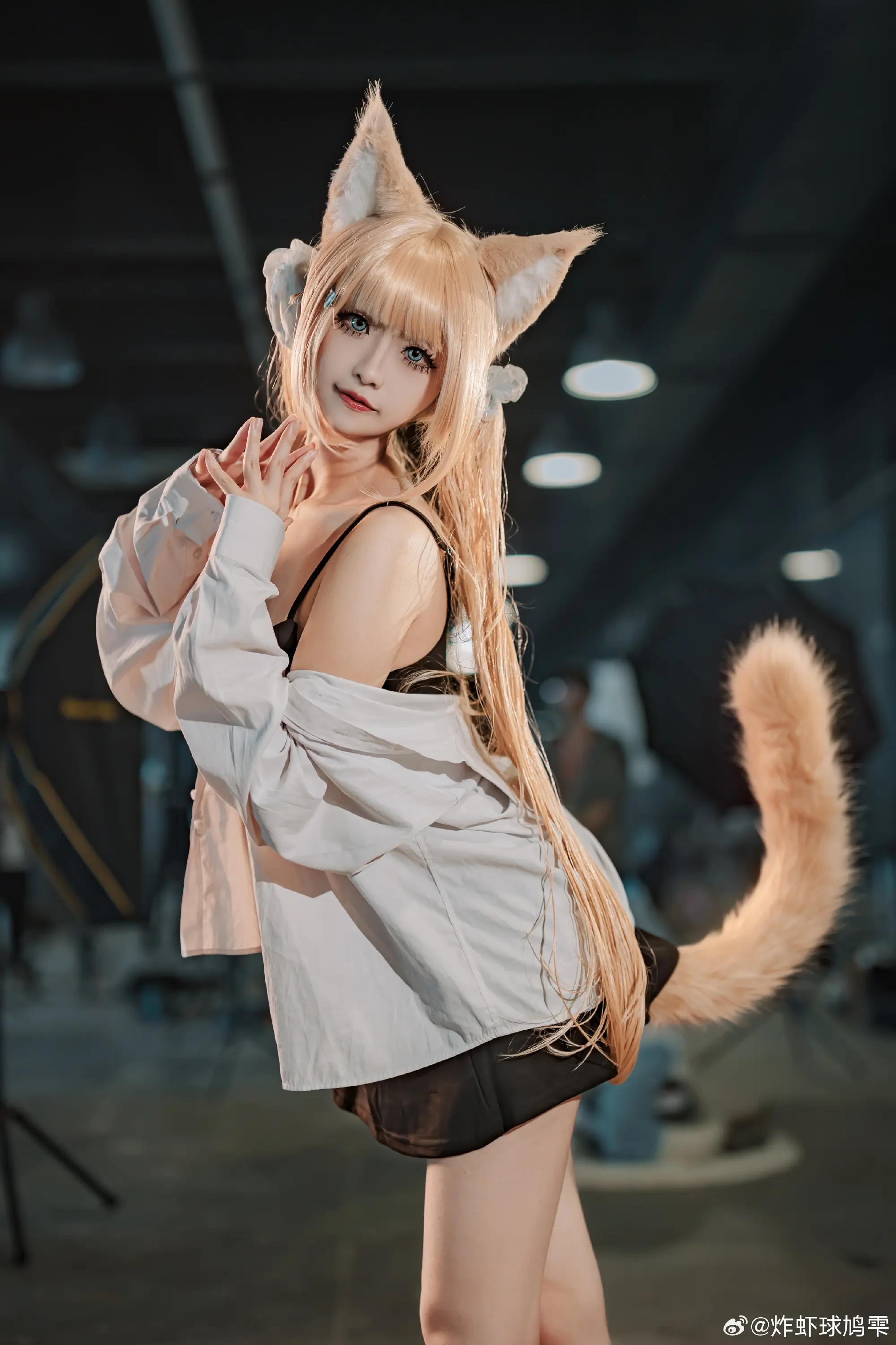 cosplay 花园猫cos @炸虾球夜雾w-公众号小姨ai