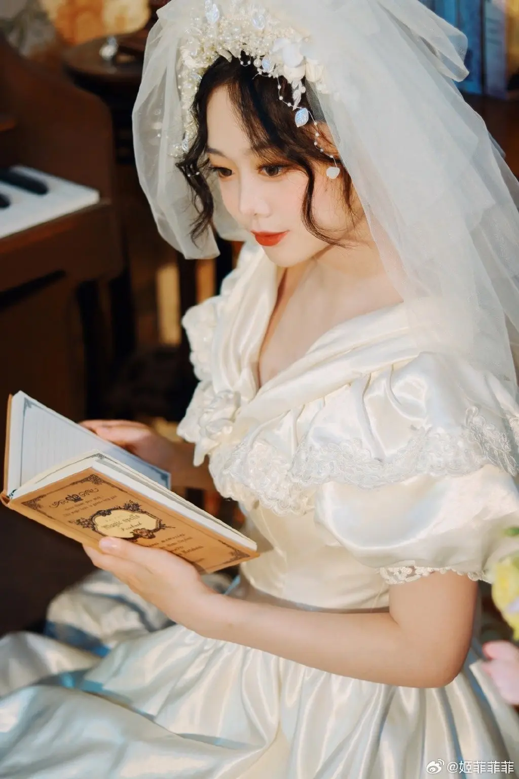 你出现在我诗中的每一页。@姬菲菲菲 COSPLAY-第8张
