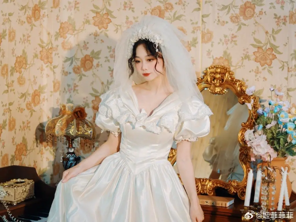 你出现在我诗中的每一页。@姬菲菲菲 COSPLAY-第4张