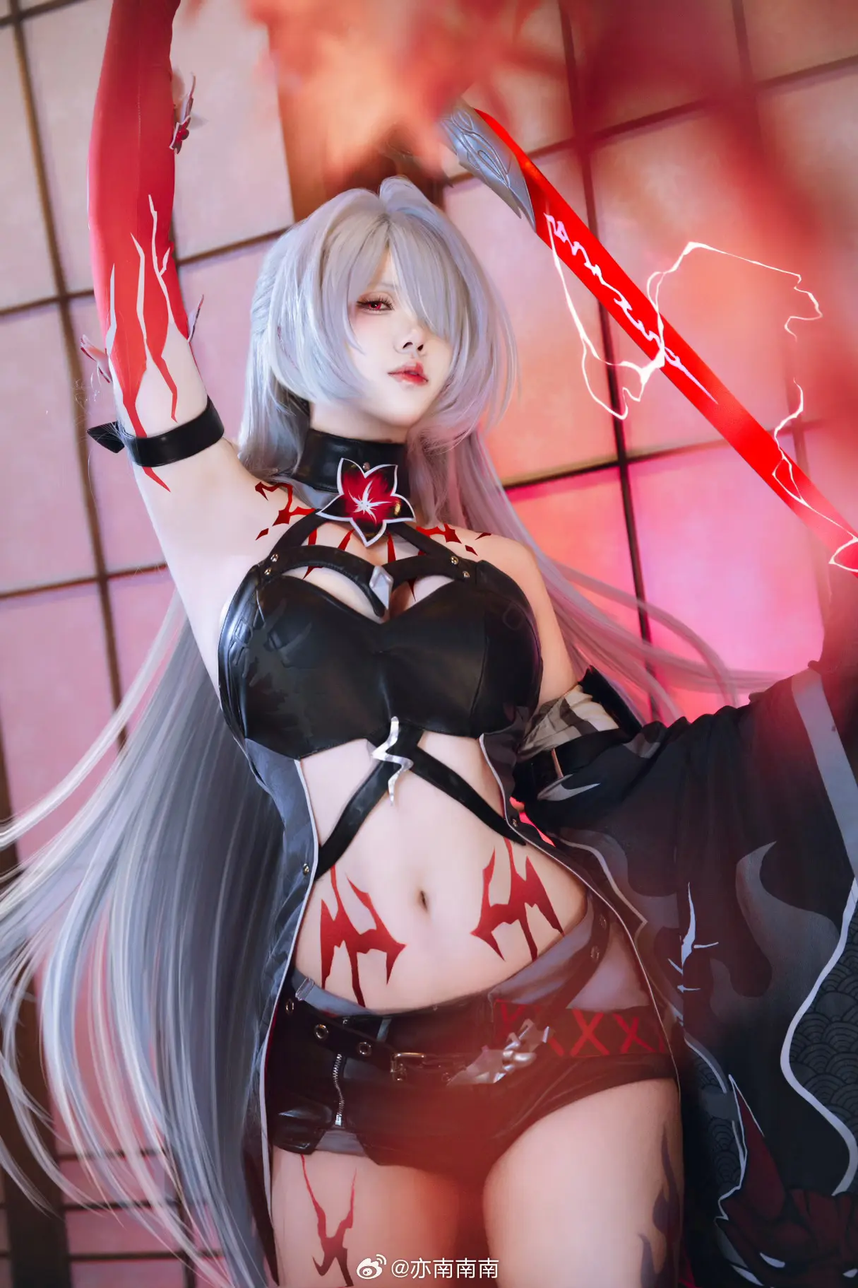 COSPLAY 自称「巡海游侠」的独行者，淡漠寡言 本名不详👺 崩坏星穹铁道 黄泉@亦南南南-公众号小姨ai