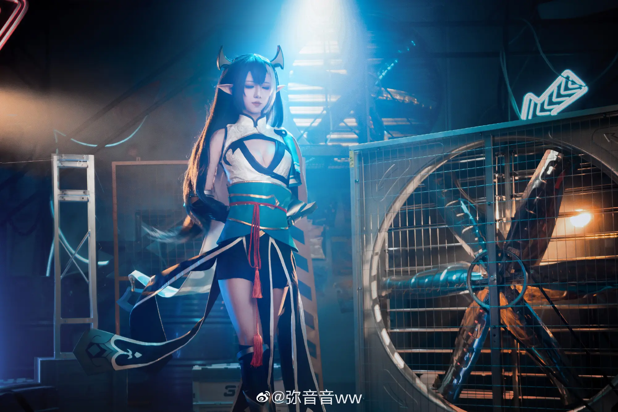 cosplay 他们打他们的，你，和我去故乡看夜景吧。娜贝离诗@弥音音ww-公众号小姨ai