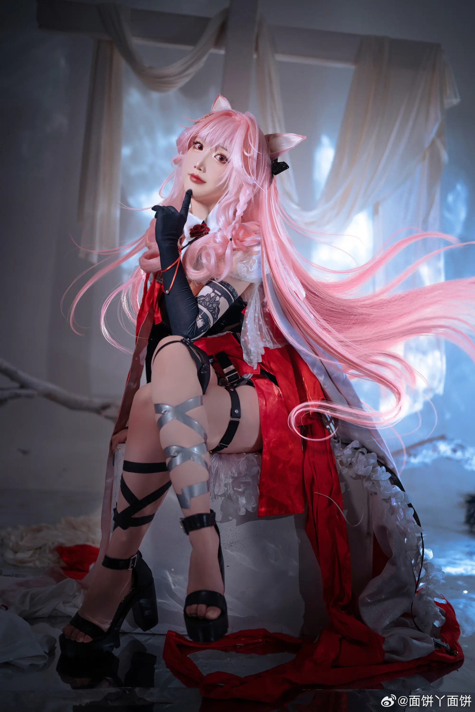 COSPLAY 呼啊……早安，博士，明日方舟 鸿雪@面饼丫面饼-公众号小姨ai