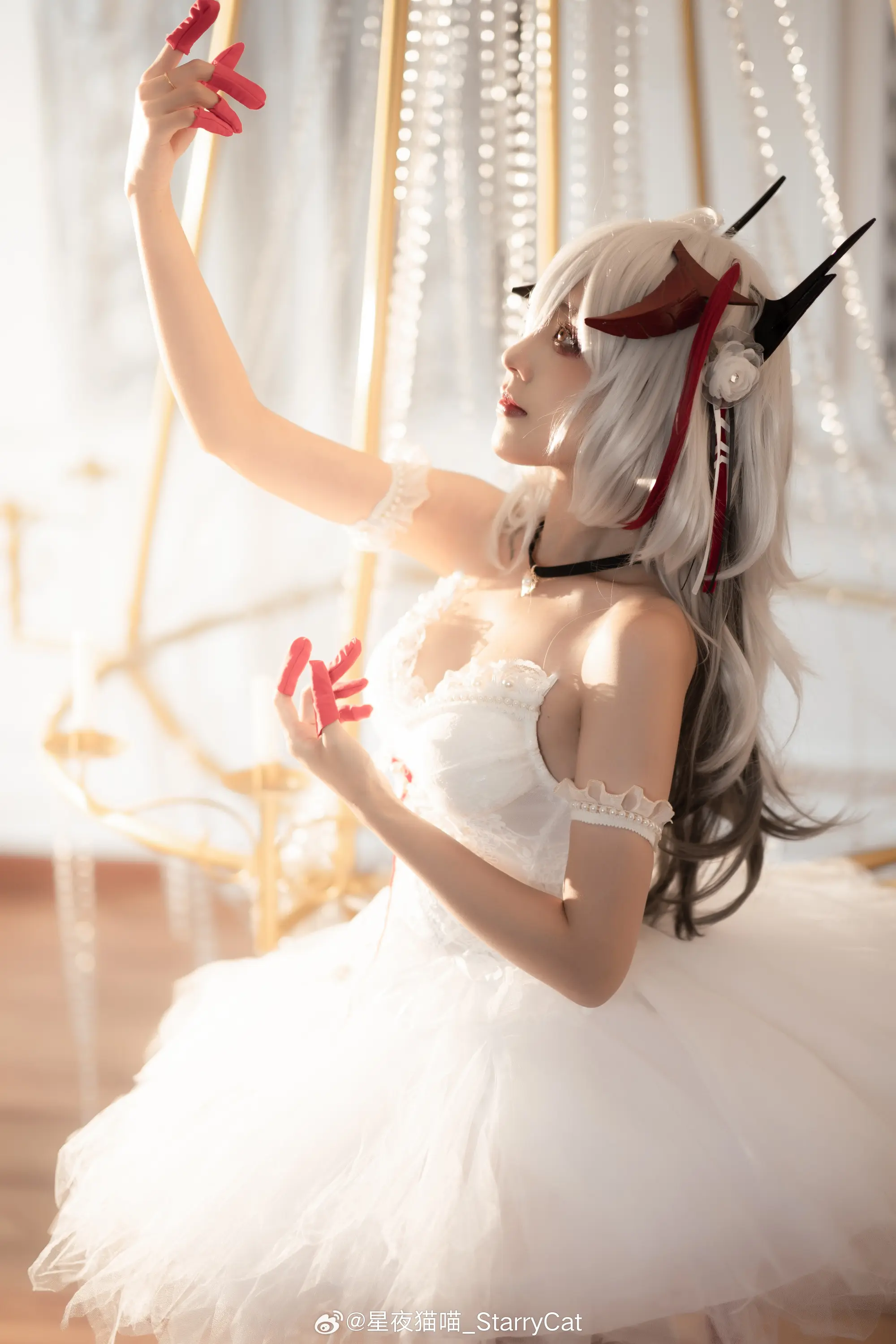 如果是夕阳洒到房间的话， w 也变得慵懒了 明日方舟w芭蕾@星夜猫喵_StarryCat-公众号小姨ai