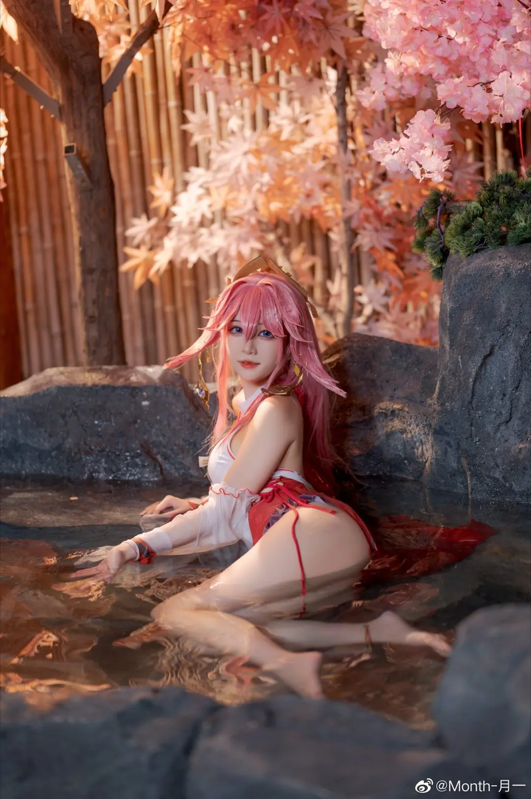 夏天了，该穿泳装了 ​​​ 原神 八重神子@Month-月一-公众号小姨ai
