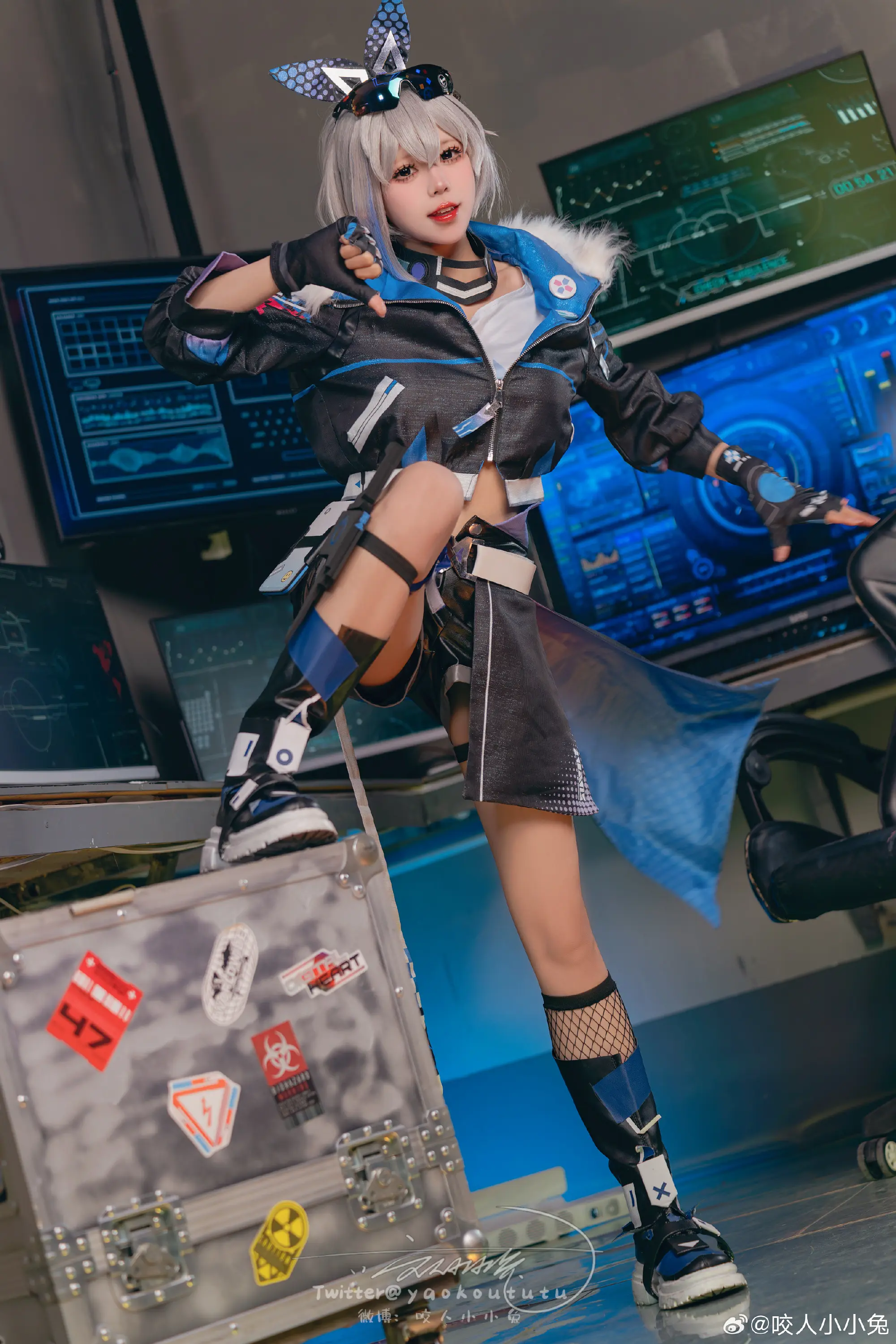 cosplay 太过分了！！！ 崩坏 💙 银 狼💙@咬人小小兔-公众号小姨ai