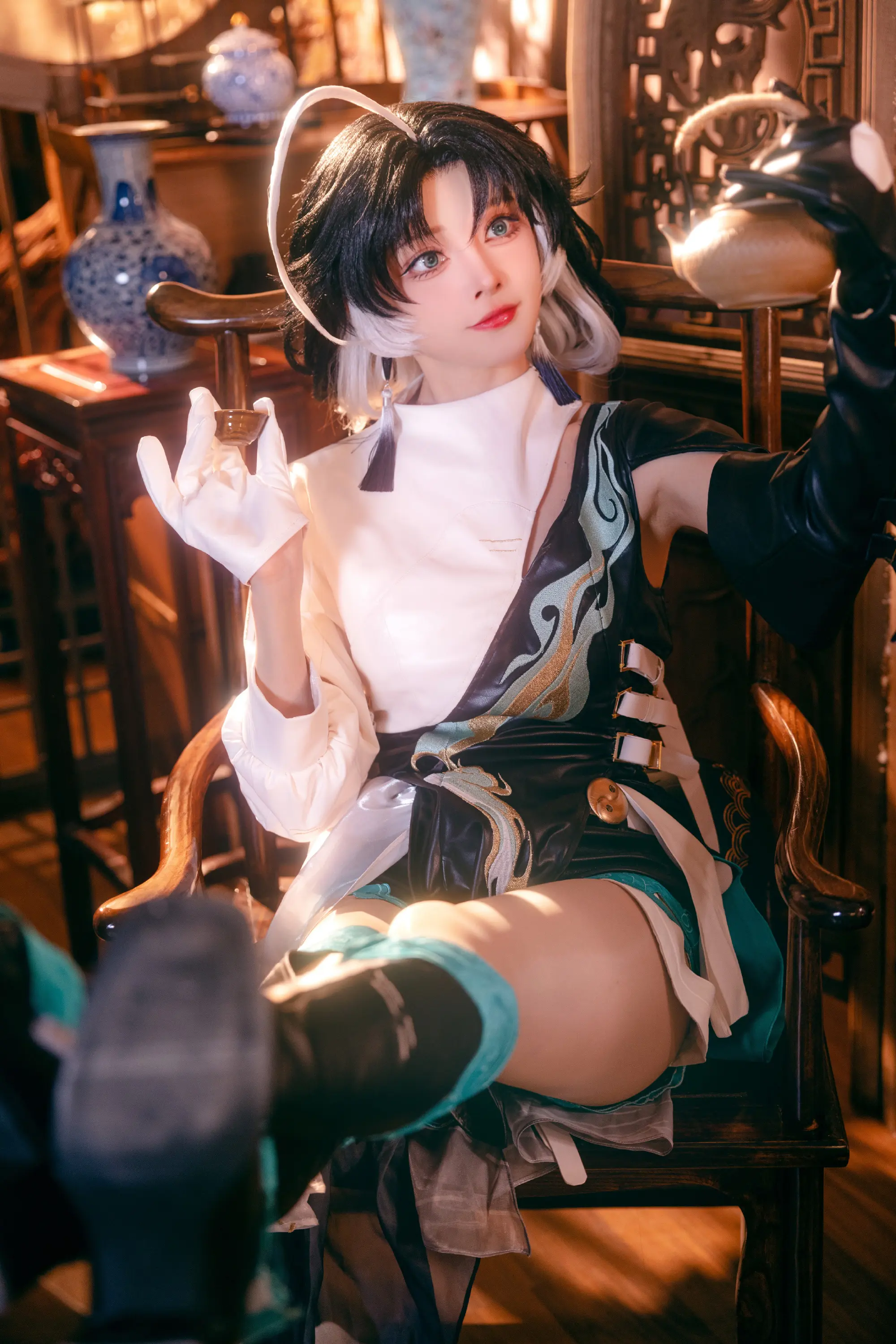 COSPLAY 气聚天地，日累月积。随风出拳，如此而已。 鸣潮 鉴心@宵鱼鱼-公众号小姨ai
