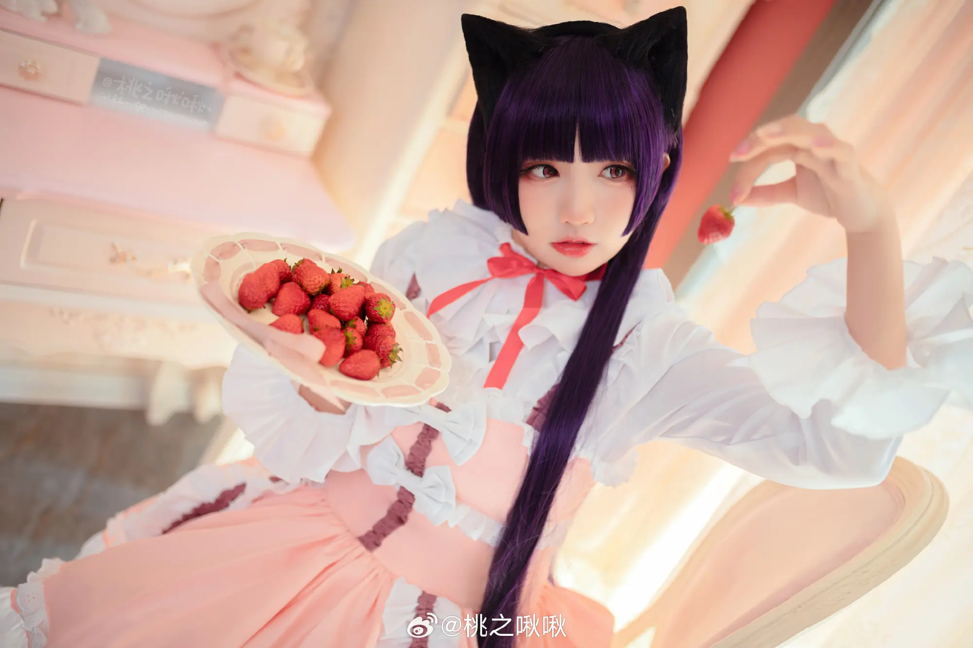 🍓 🍓 𝘀𝘁𝗿𝗮𝘄𝗯𝗲𝗿𝗿𝘆-黒猫洋装 正如未成熟草莓般酸涩的恋情 五更琉璃 俺妹@桃之啾啾 COSPLAY-第3张