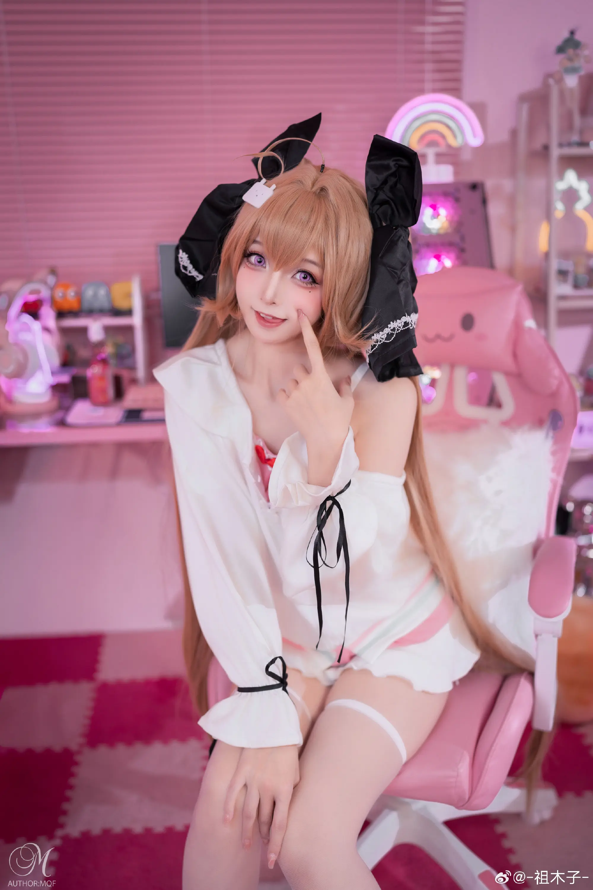 cosplay 欢迎来到阿蒂利奥的小屋！兔兔们、猫猫们、还有指挥官，这下大家都到齐了！今天的故事一定也会很有趣～ 碧蓝航线@-祖木子--公众号小姨ai