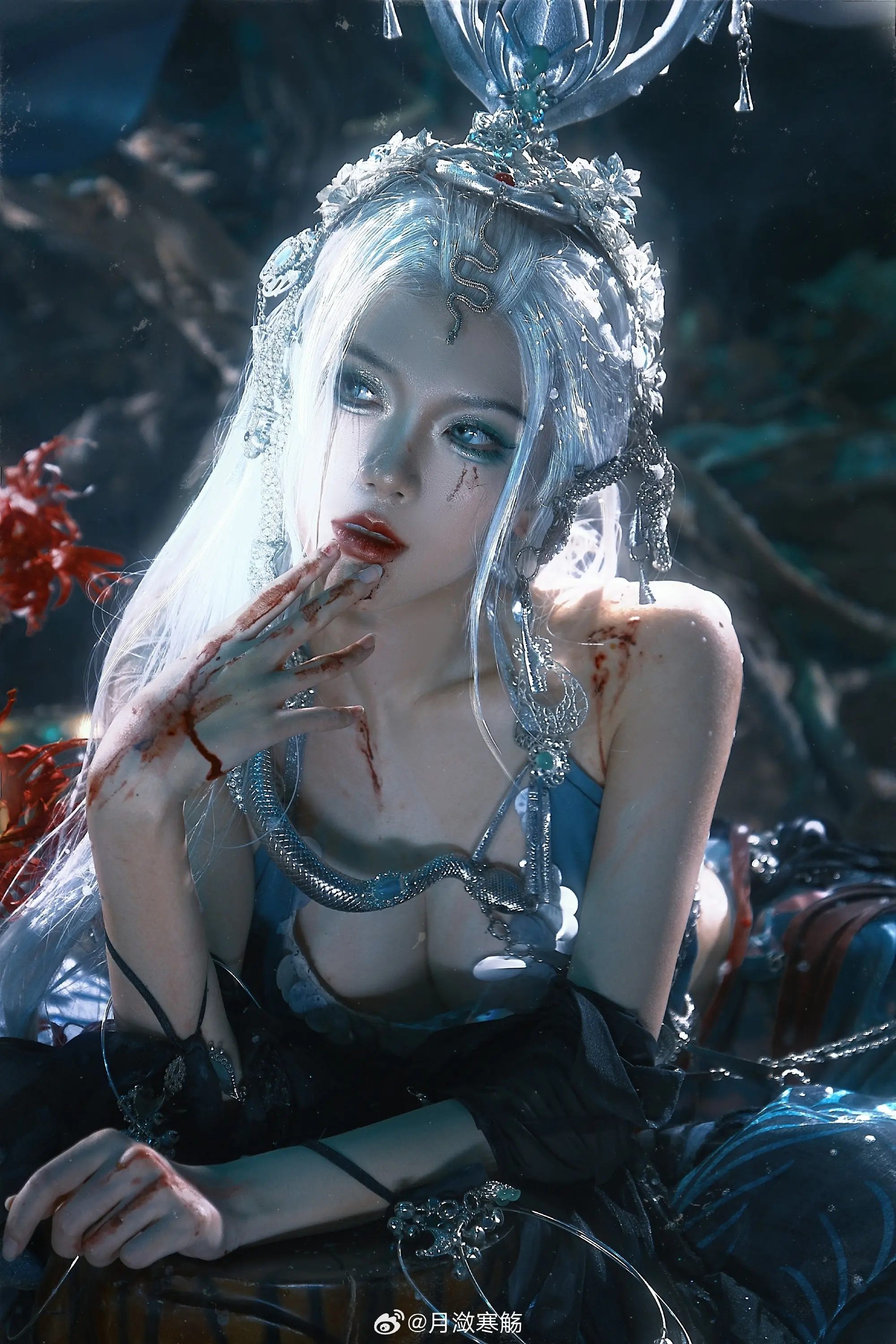 COSPLAY 逆水寒「山海志异」玄麟枕骸🐍 巴蛇cos@月潋寒觞-公众号小姨ai