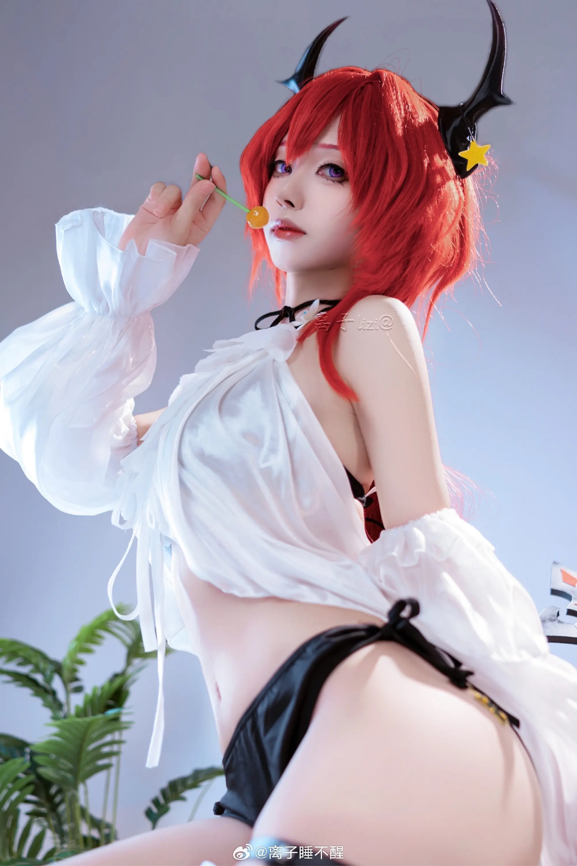 COSPLAY 也是拍上42姐了，画了好久的饼！ 明日方舟 史尔特尔@离子睡不醒-公众号小姨ai