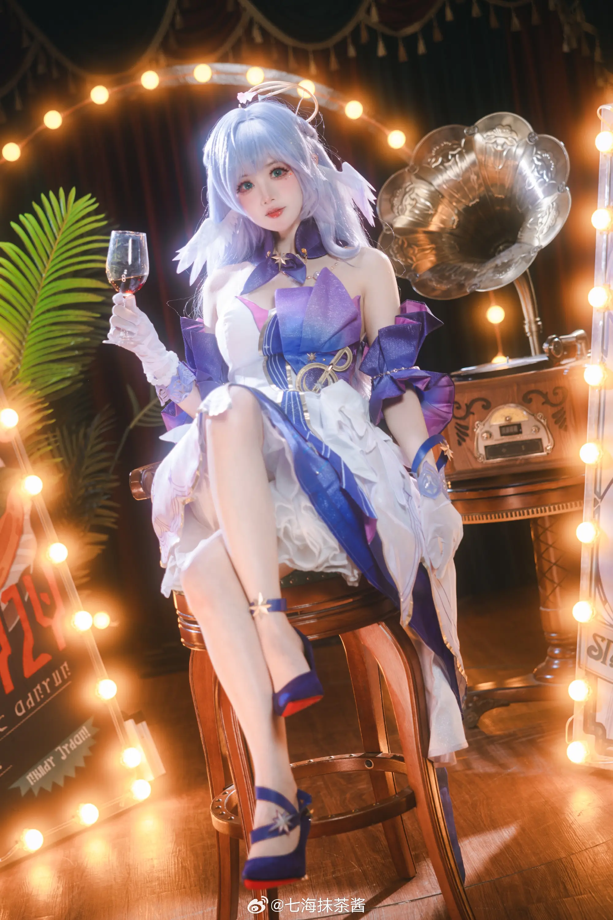 COSPLAY 如果羽翼不幸残缺，那就把翅膀借给彼此。崩坏：星穹铁道 知更鸟@七海抹茶酱-公众号小姨ai