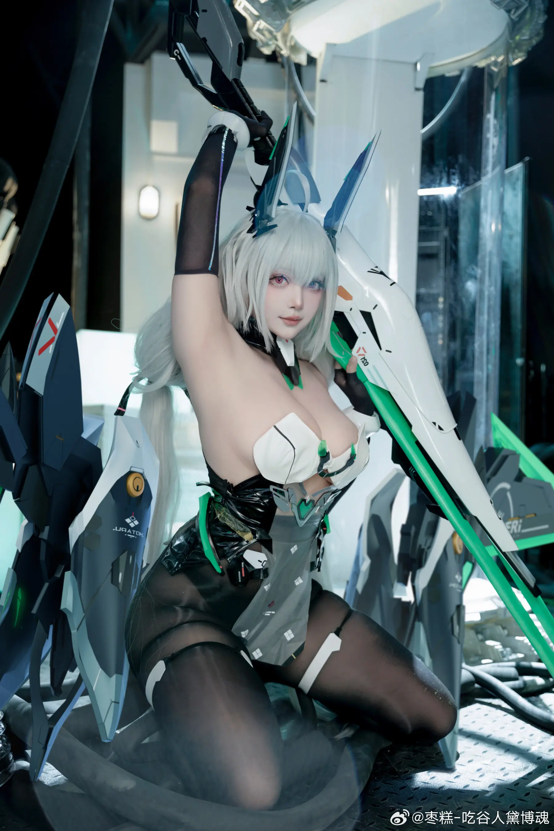 ●总队长，今后也请让我来守护你的背后吧！ 交错战线 荧@枣糕-吃谷人黛博魂-公众号小姨ai