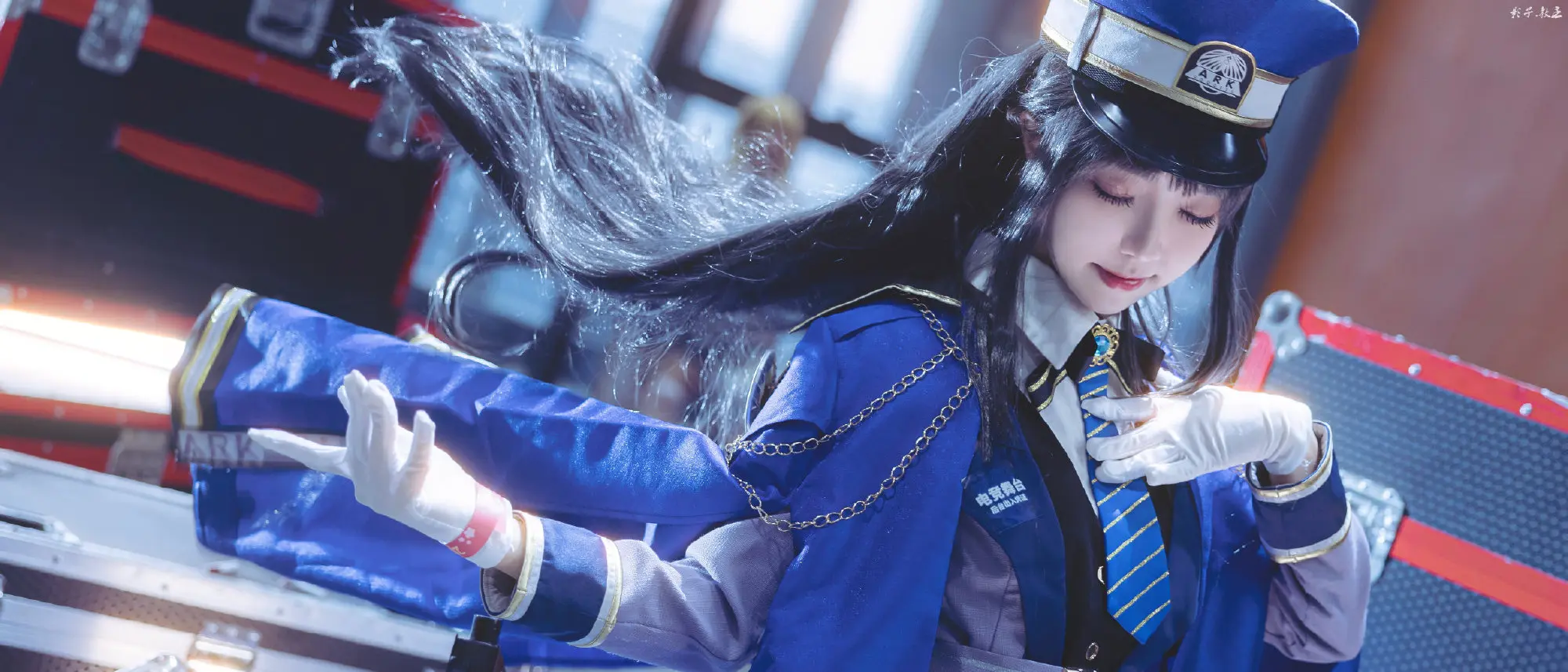 COSPLAY 如果现在可以乘坐AZX去任何地方，您会想去哪呢？ Nikke:胜利女神 迪赛尔@_快乐大锤_ COSPLAY-第3张